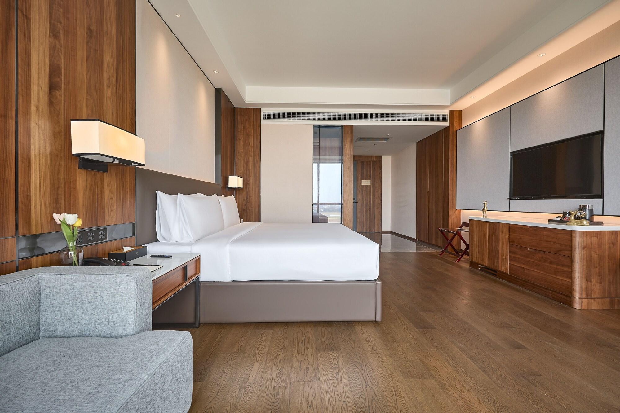 Double Executive King Bed