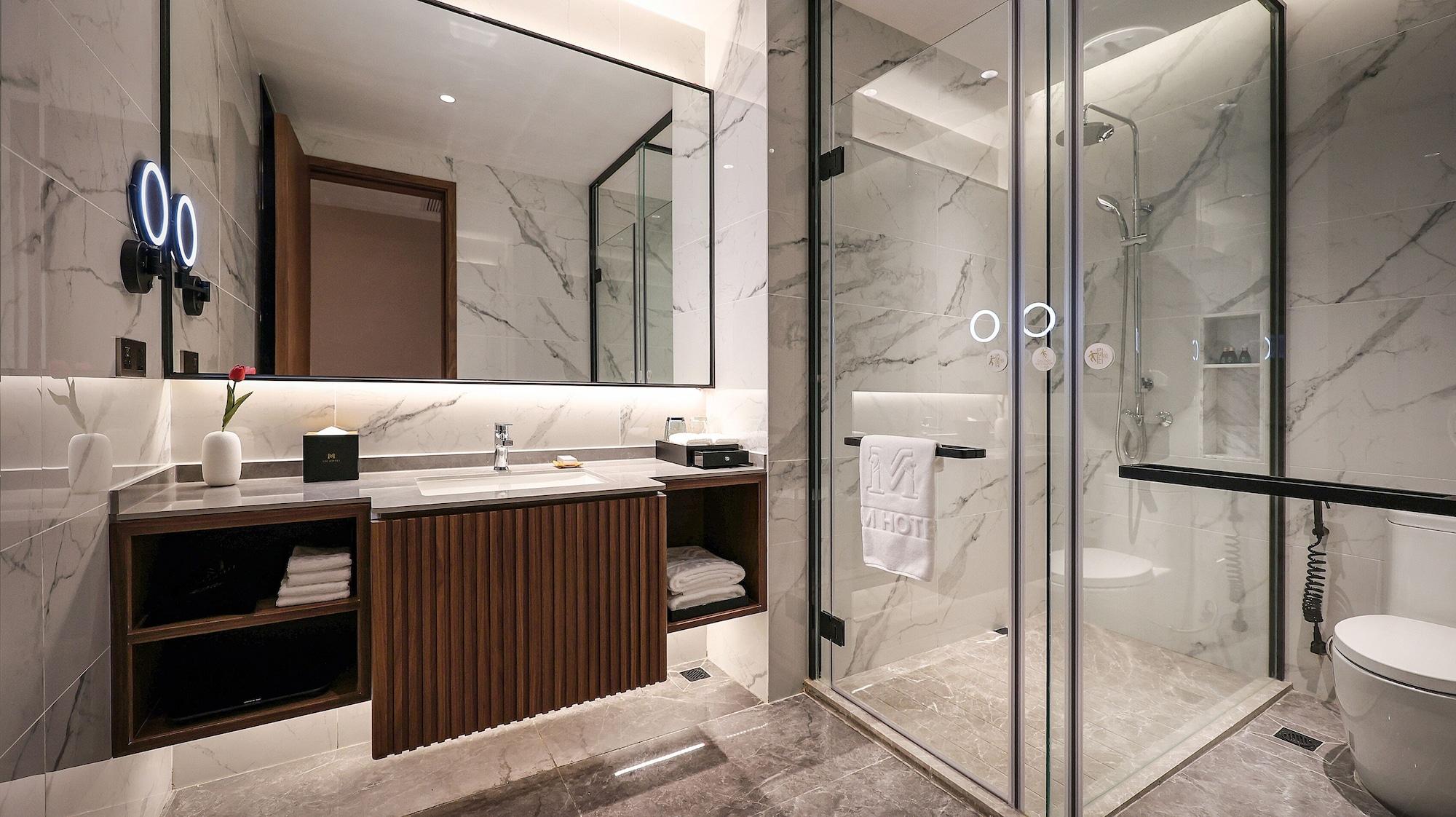 Junior Suite King Size Bed