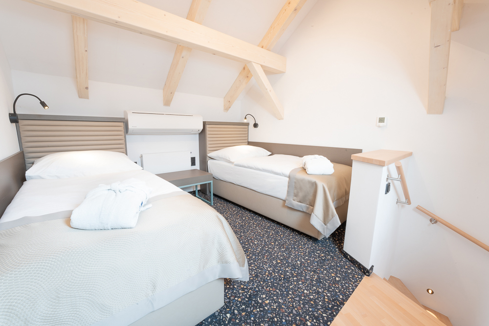 Quadruple Two Bedrooms One Bathroom