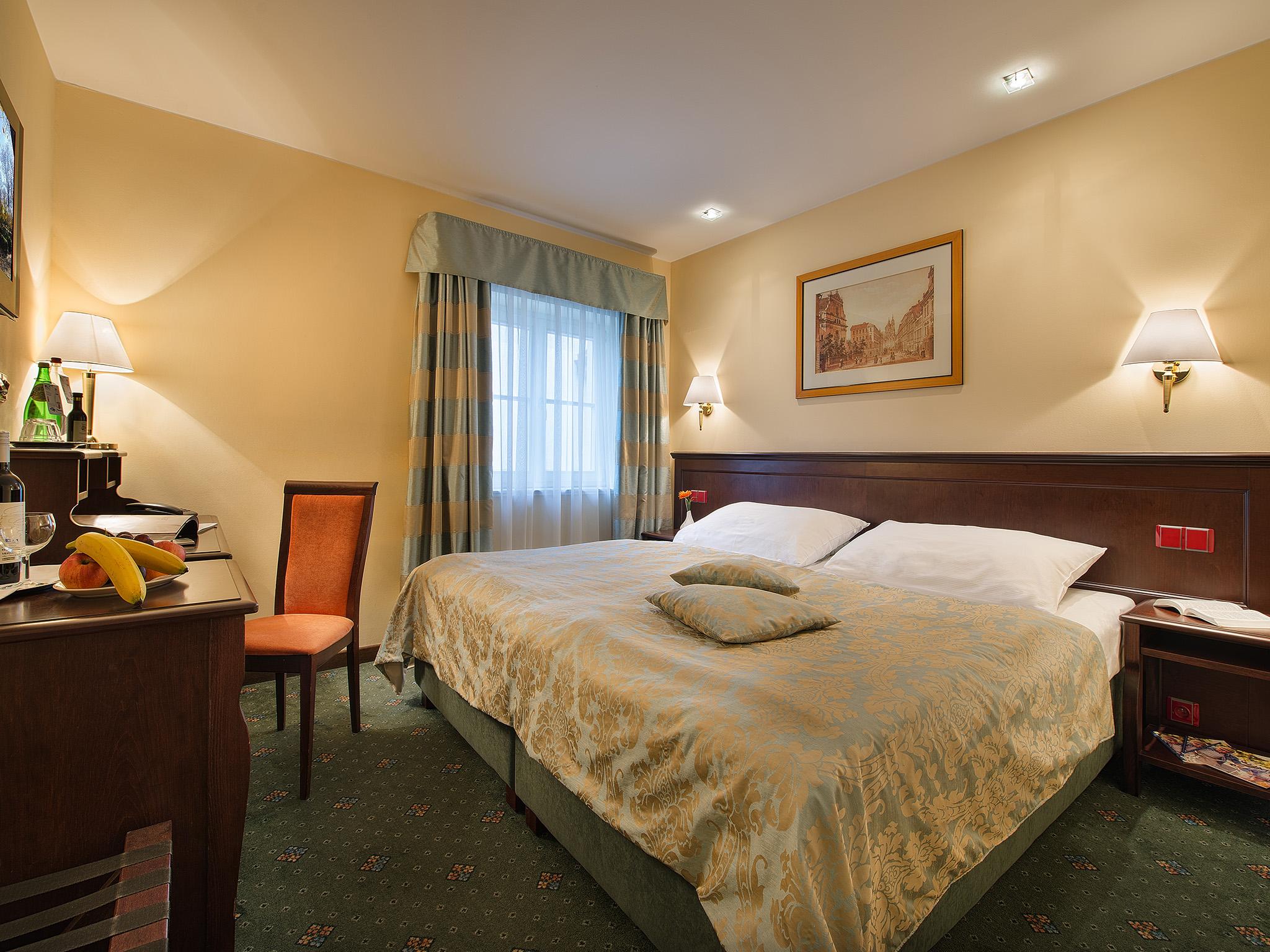 Double or Twin Standard