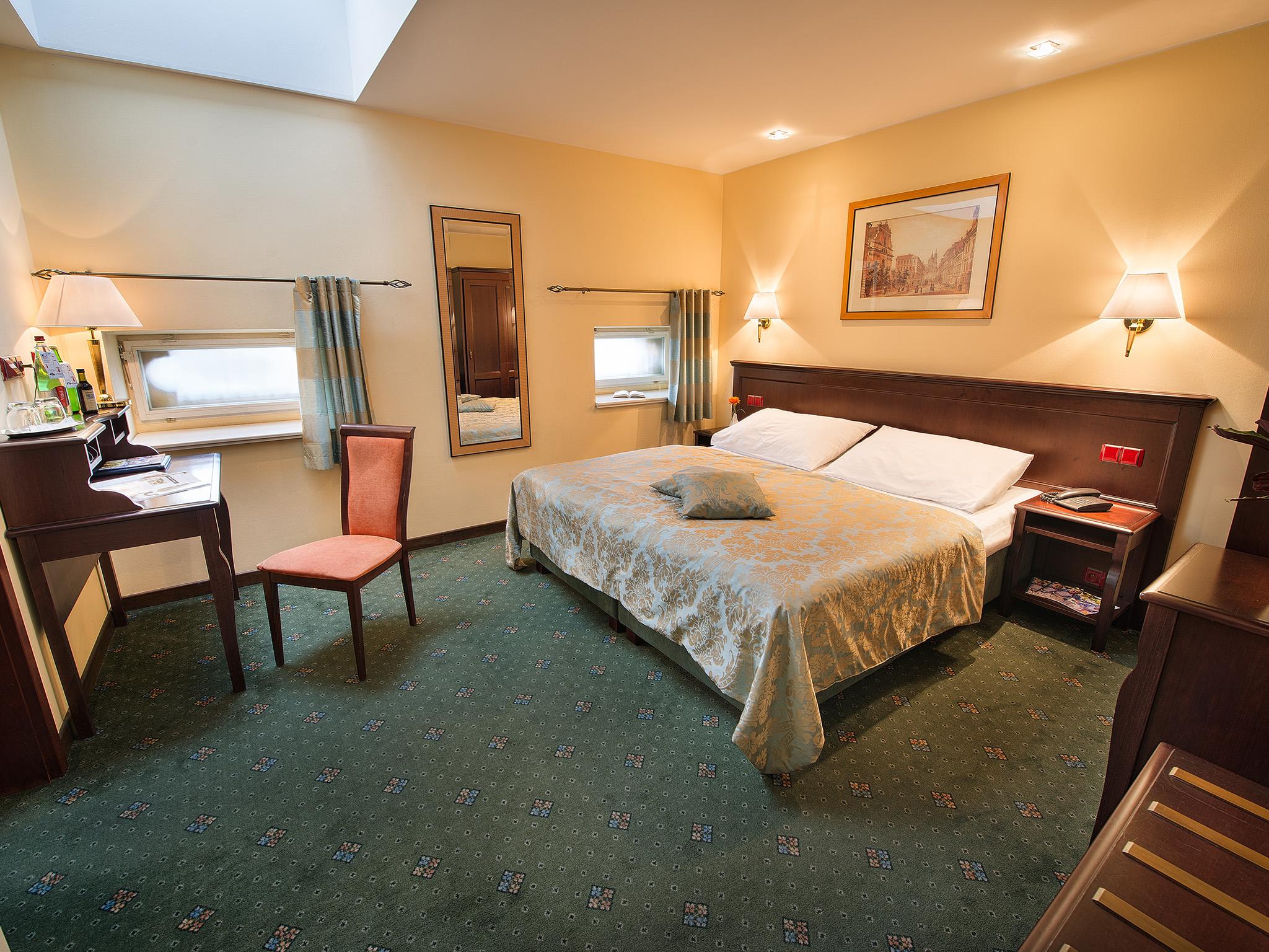 Double or Twin Standard