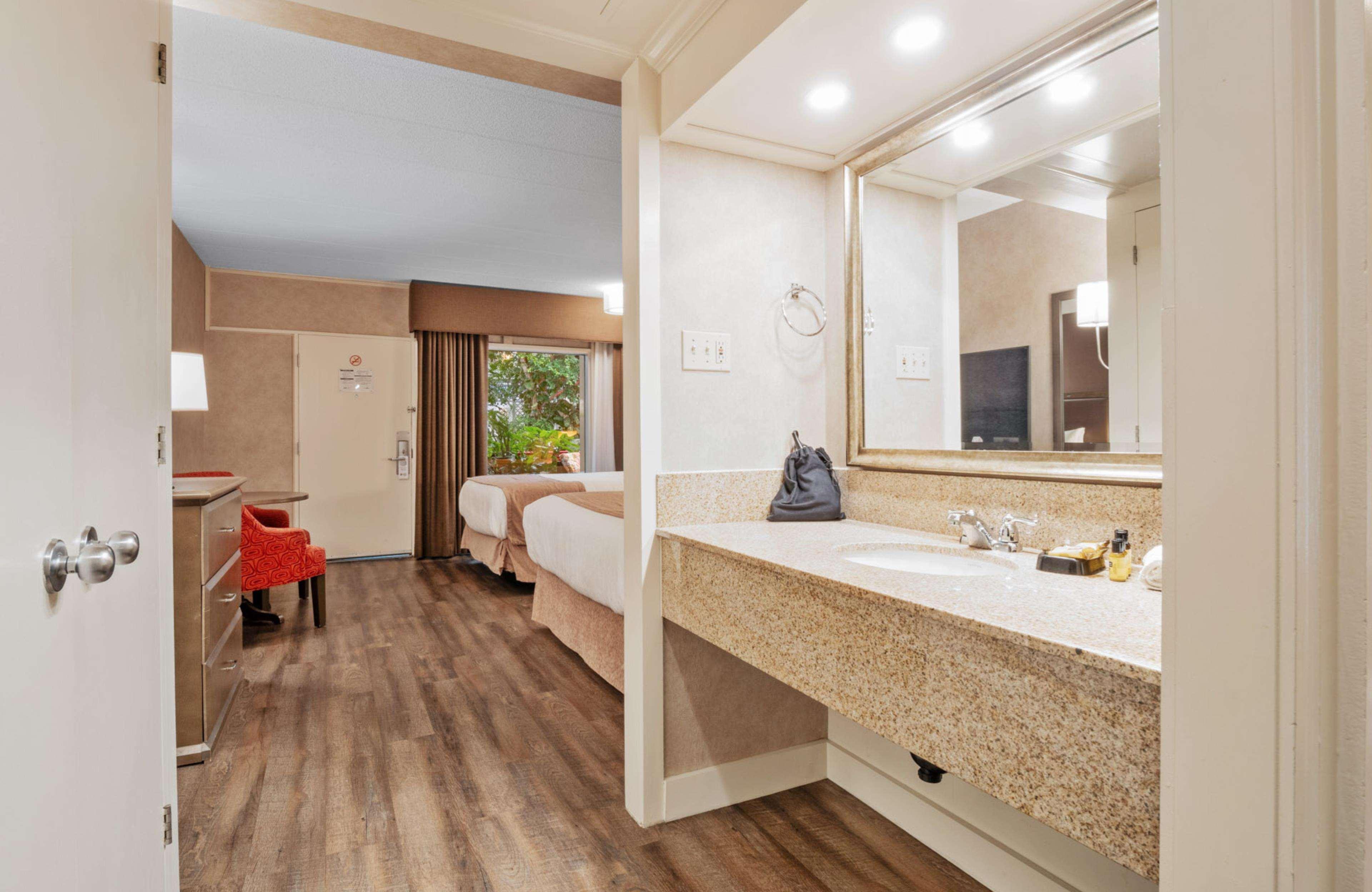 Quadruple Two Queen Beds