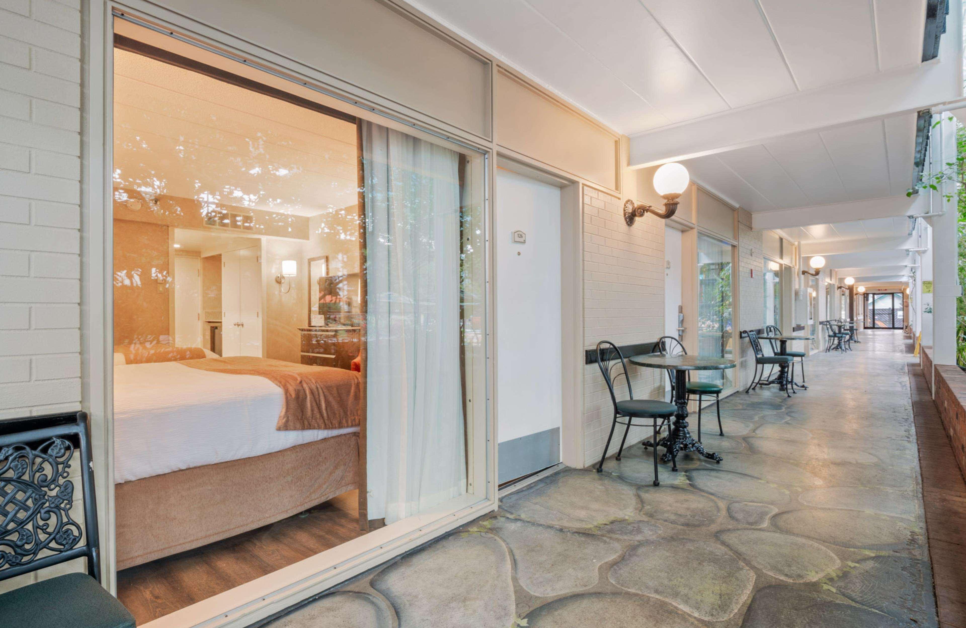 Quadruple Two Queen Beds