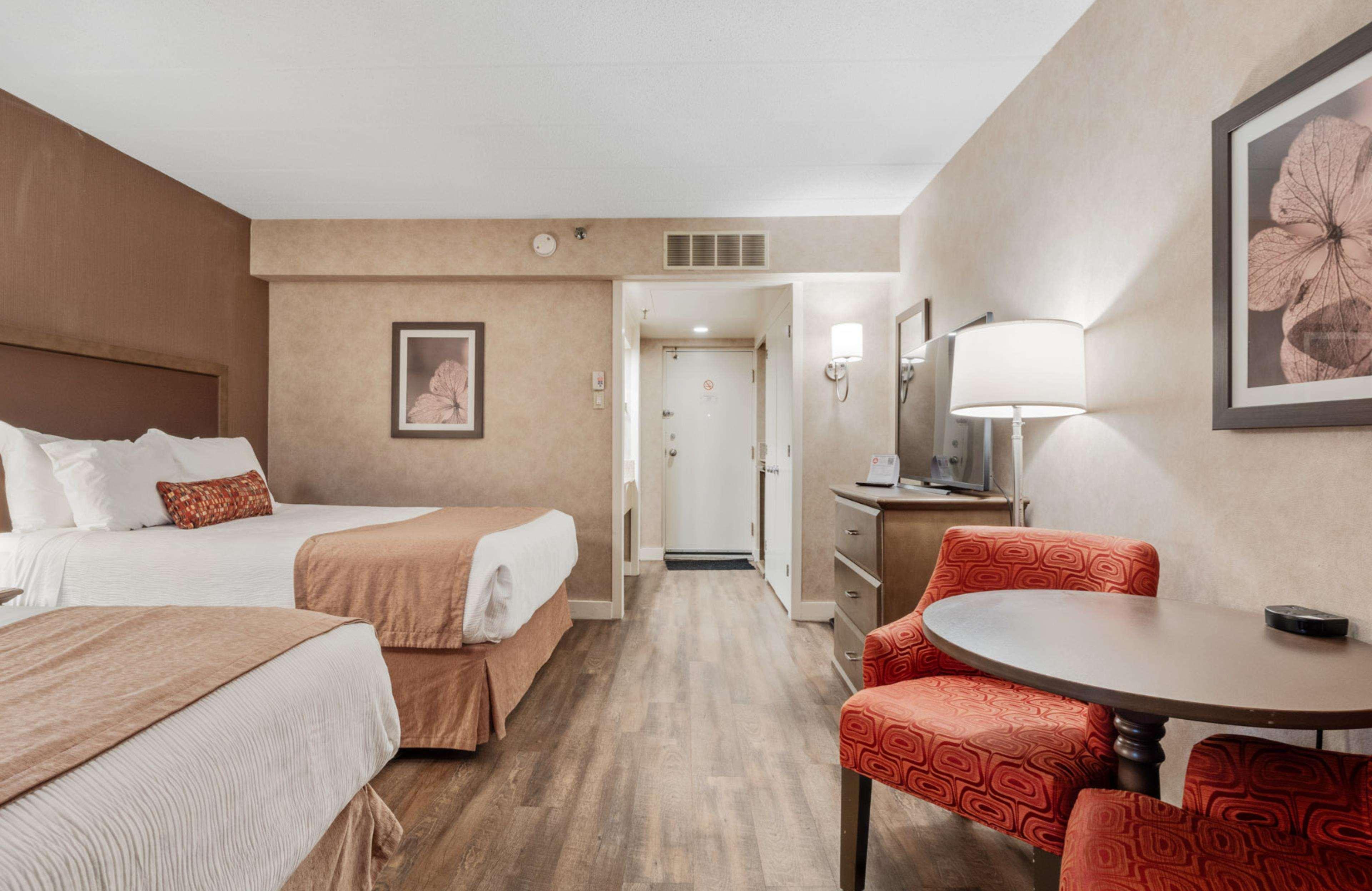 Quadruple Two Queen Beds