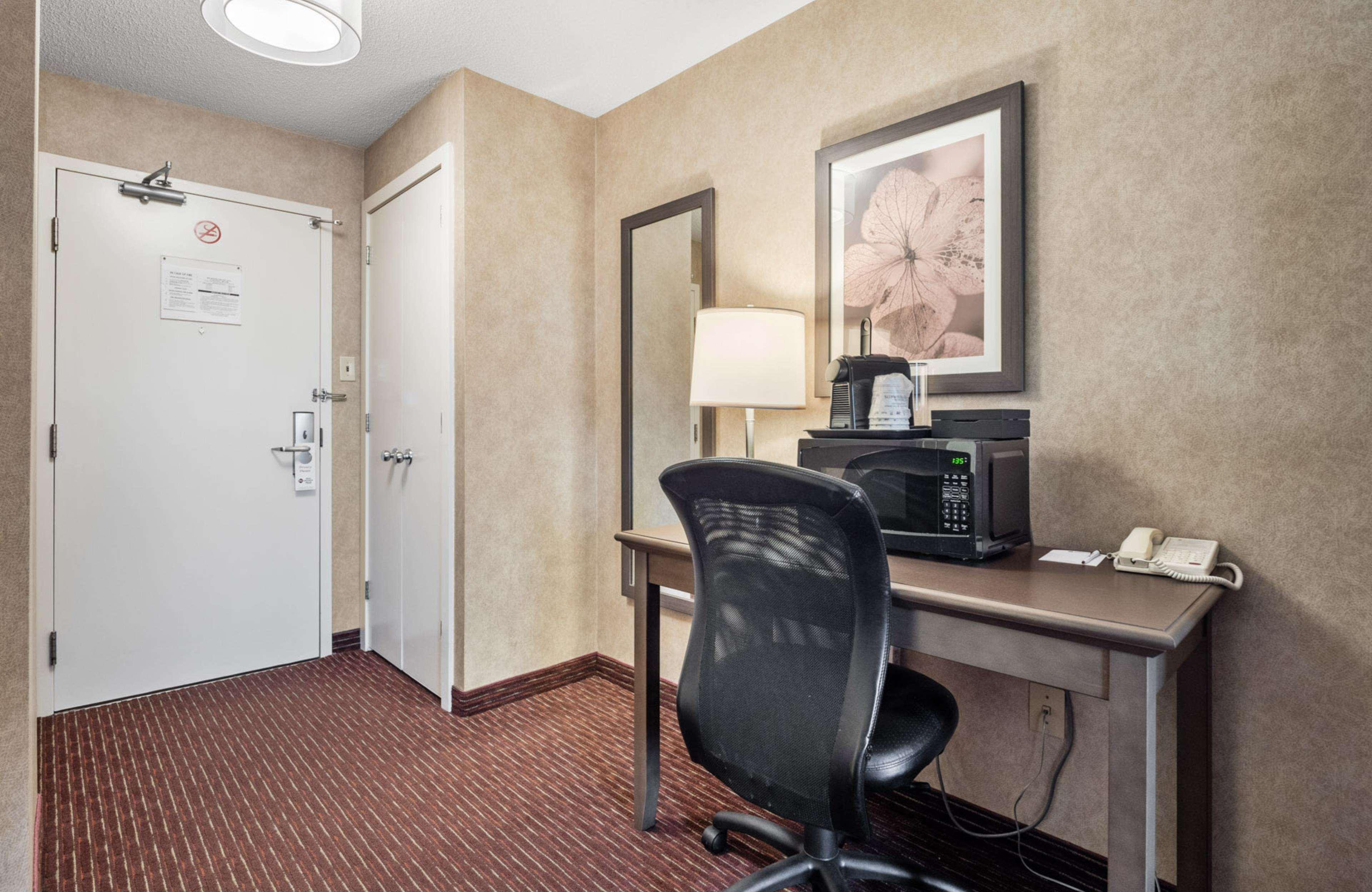 Double Queen Bed Non Smoking