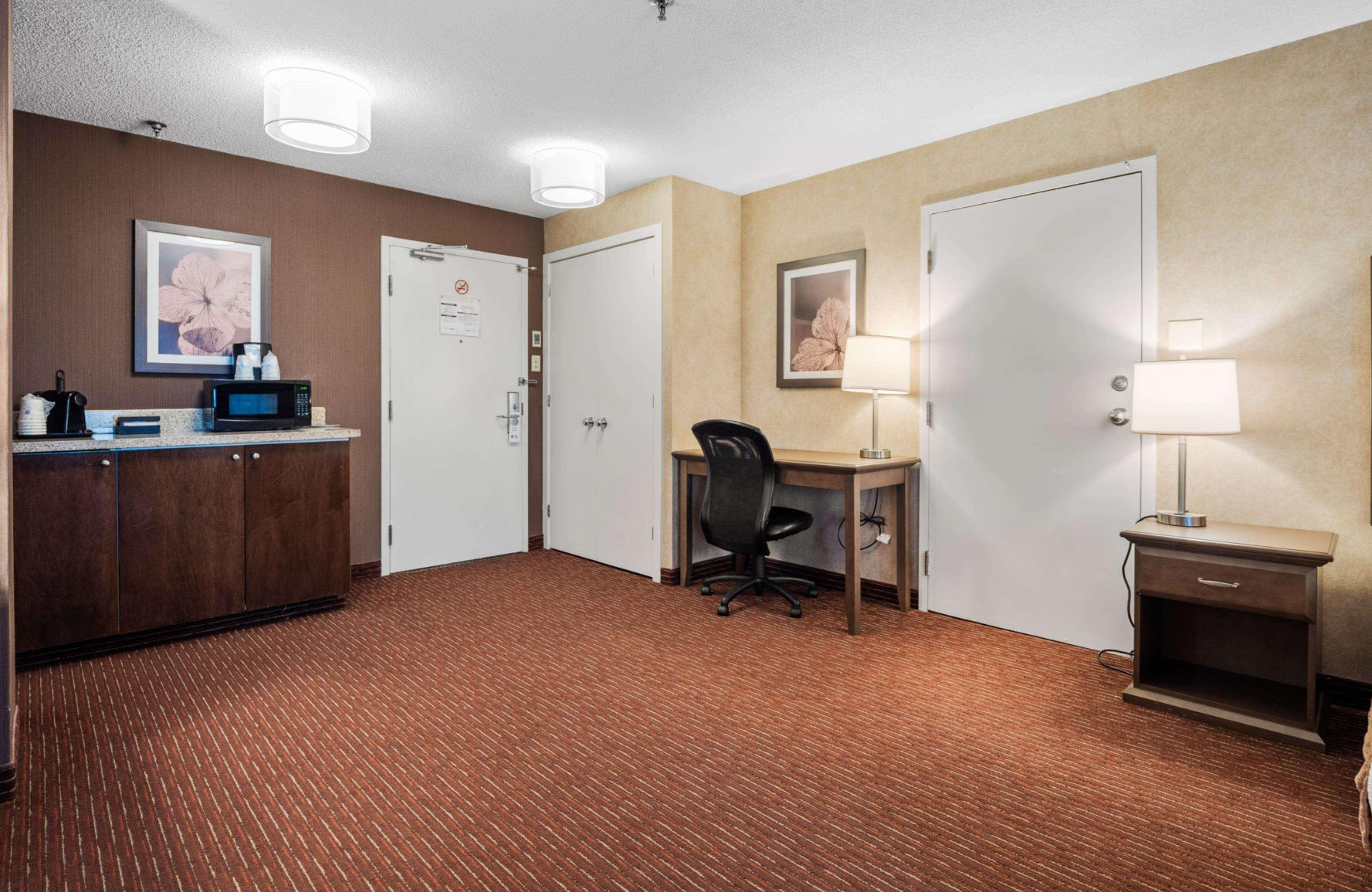 Quadruple Non Smoking