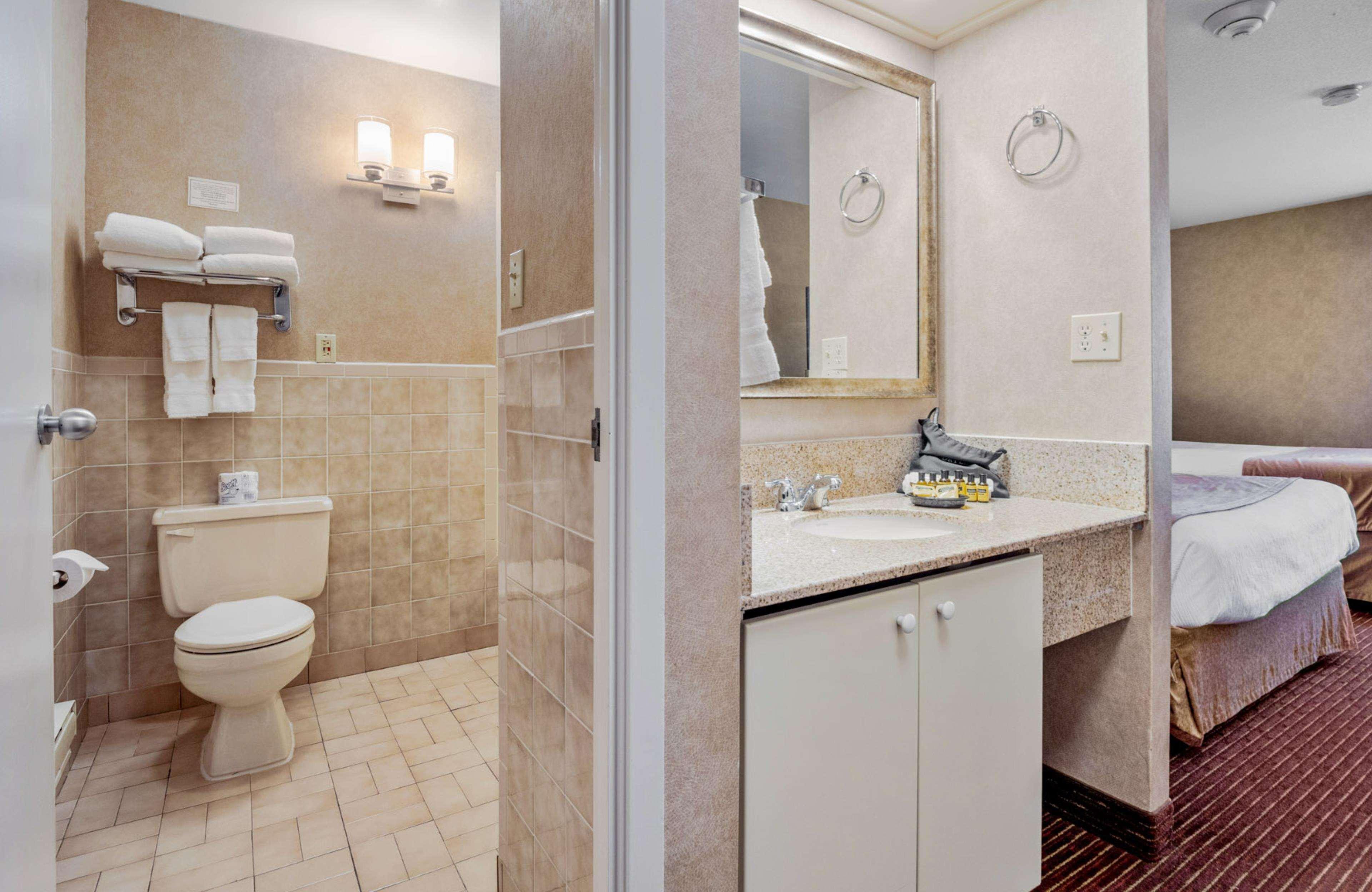 Quadruple Two Queen Beds Non Smoking