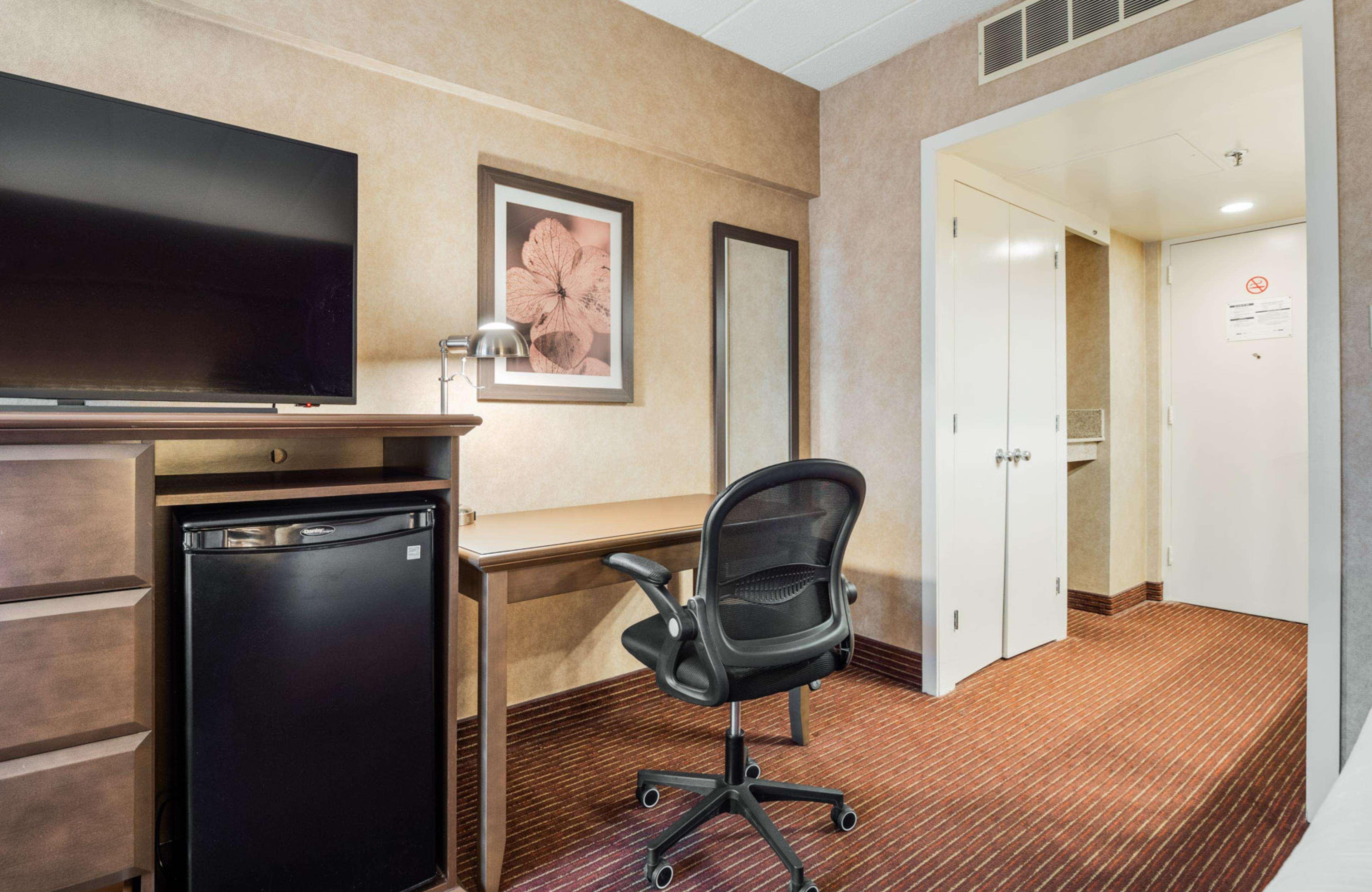 Quadruple Two Queen Beds