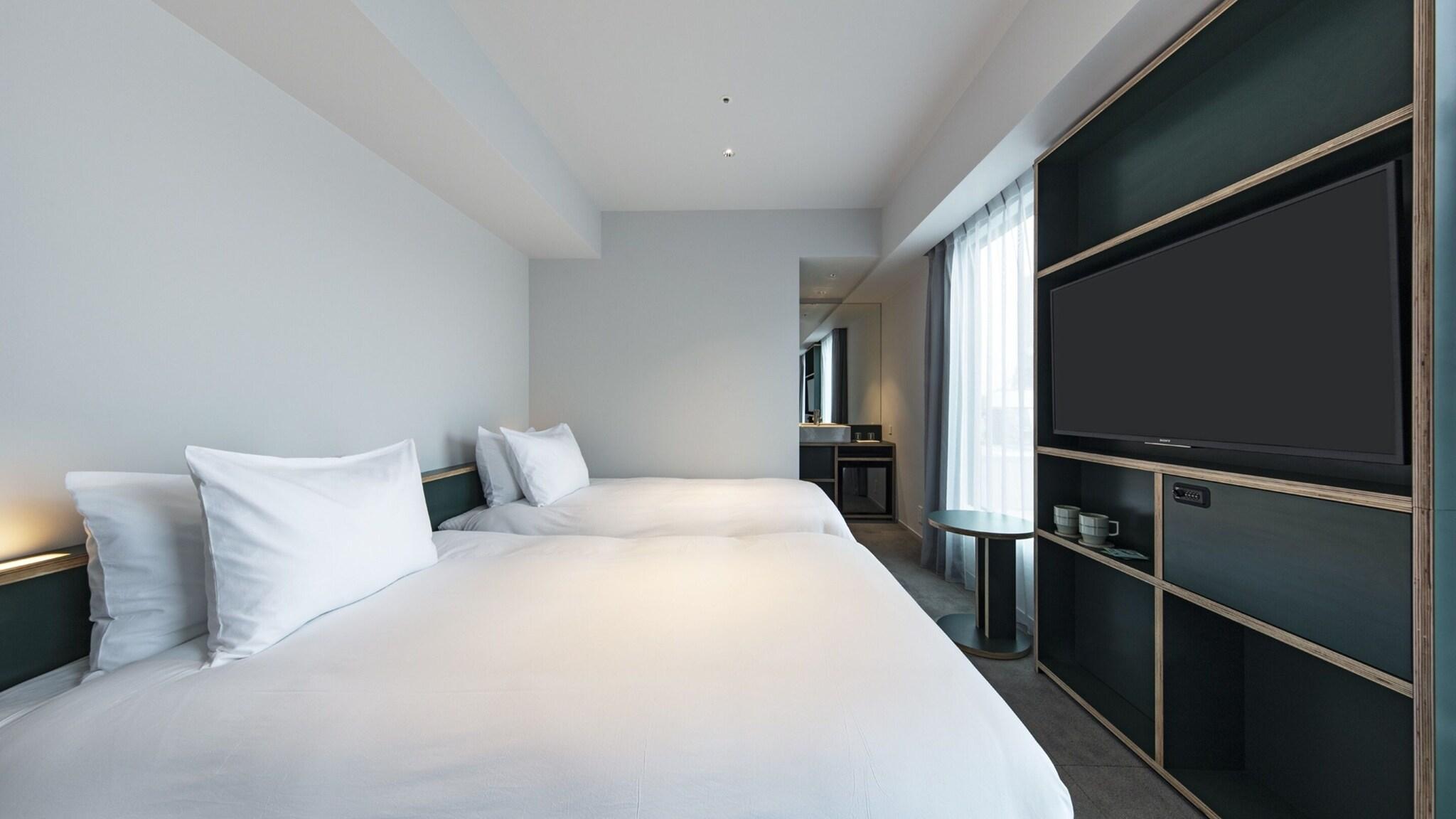 Twin Deluxe Capacity 4