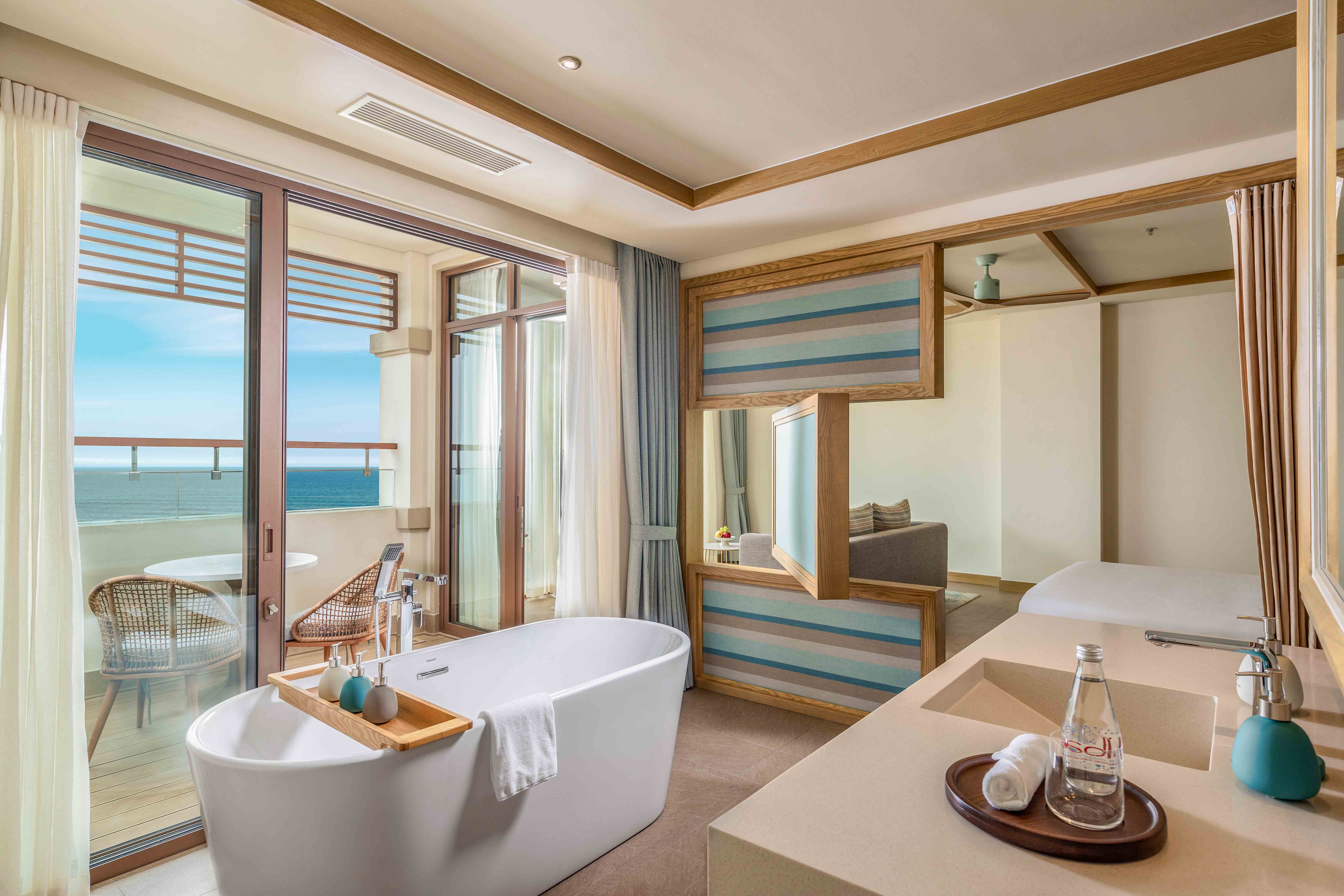Suite Ocean View King Bed