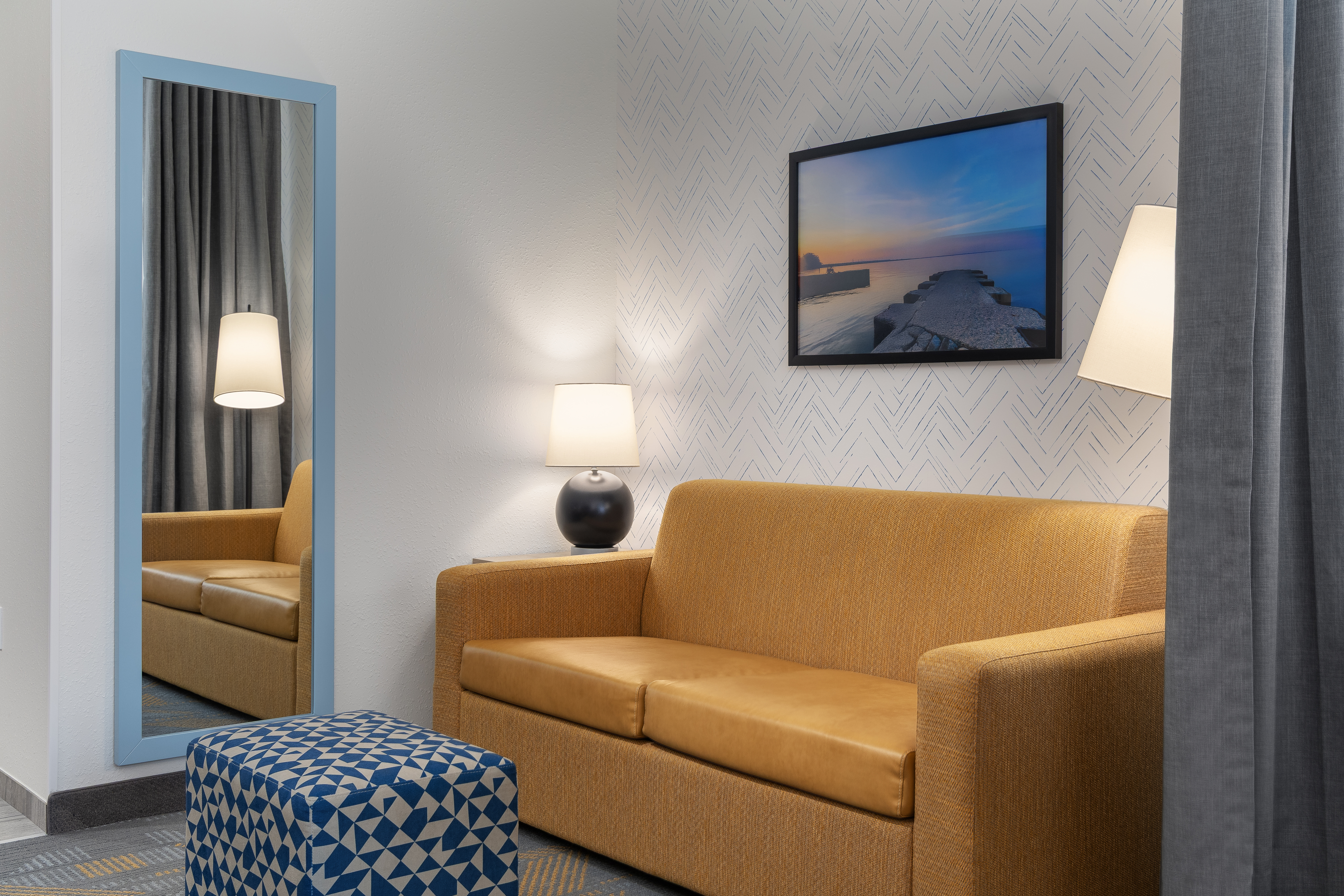 Studio Accessible King Size Bed