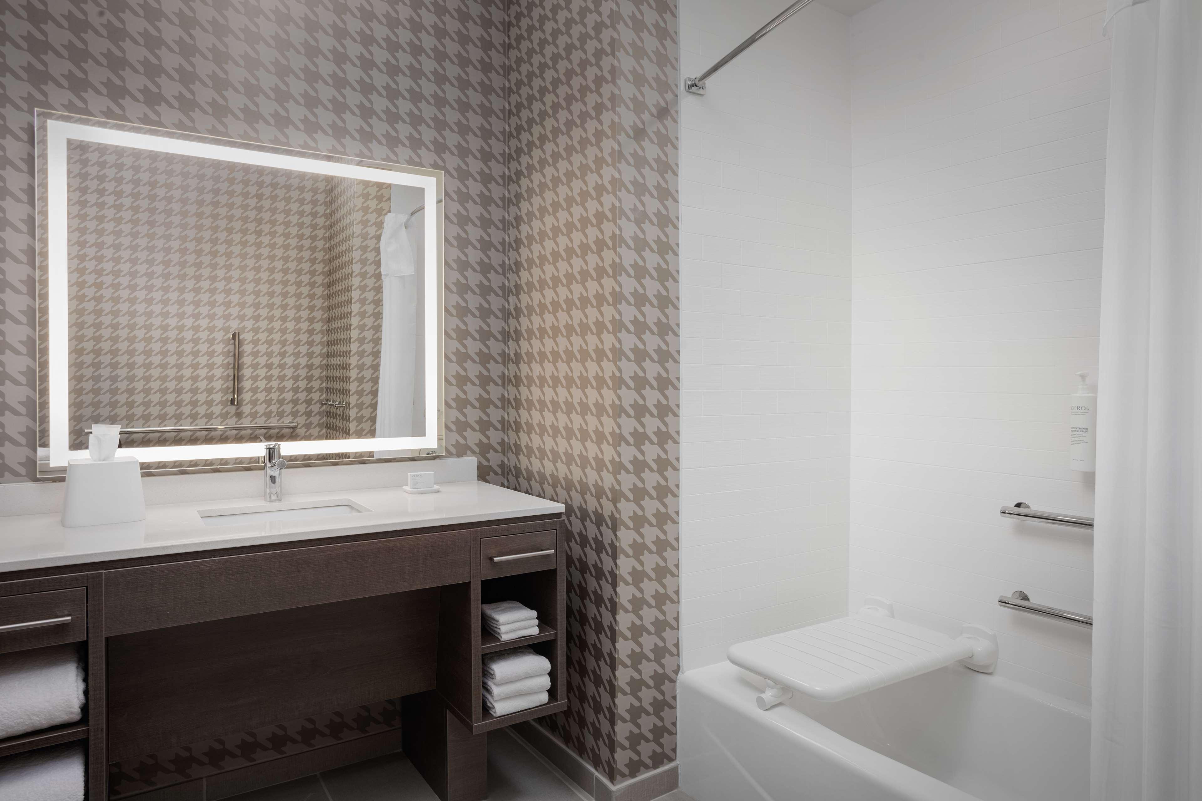 Suite Accessible-two Queen Beds