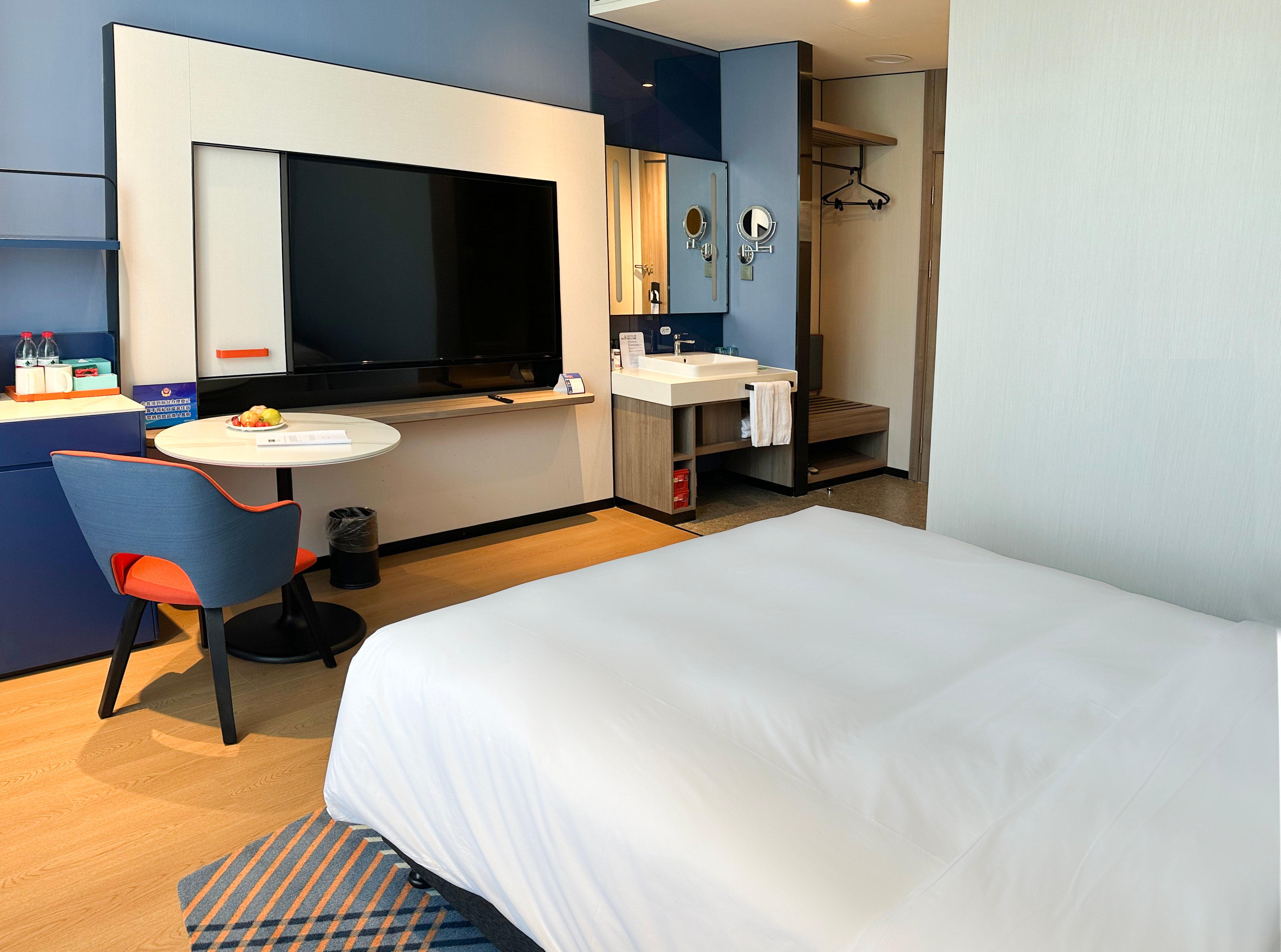 Double King Size Bed