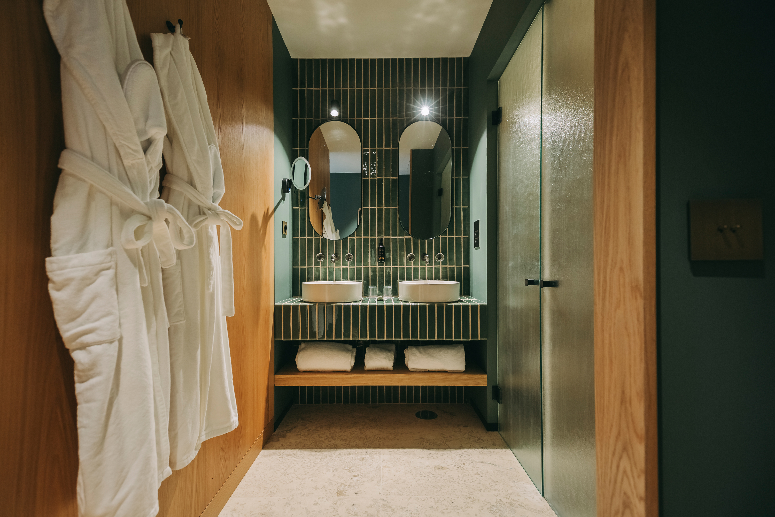 Double Executive Superior