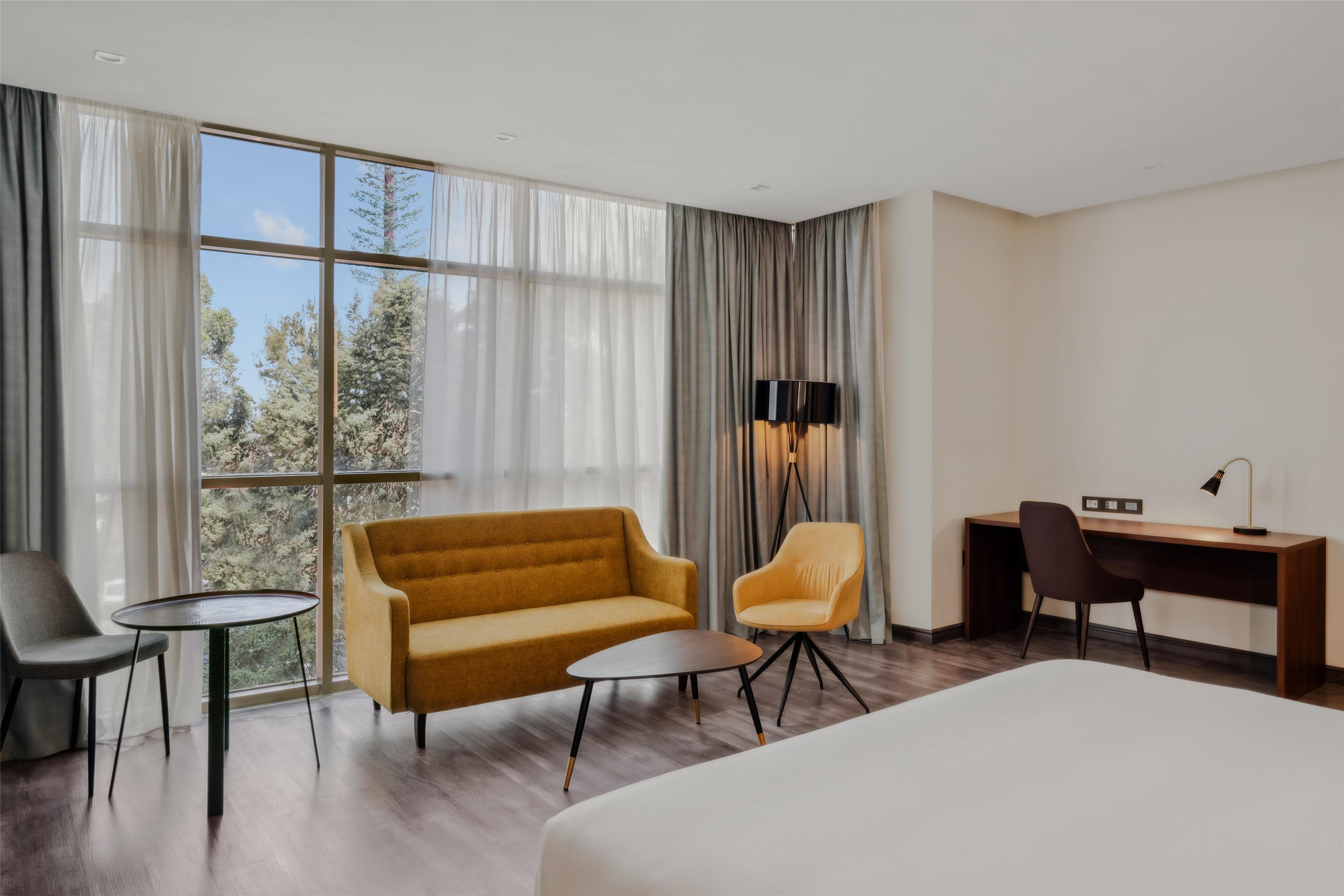 Junior Suite Deluxe King Bed