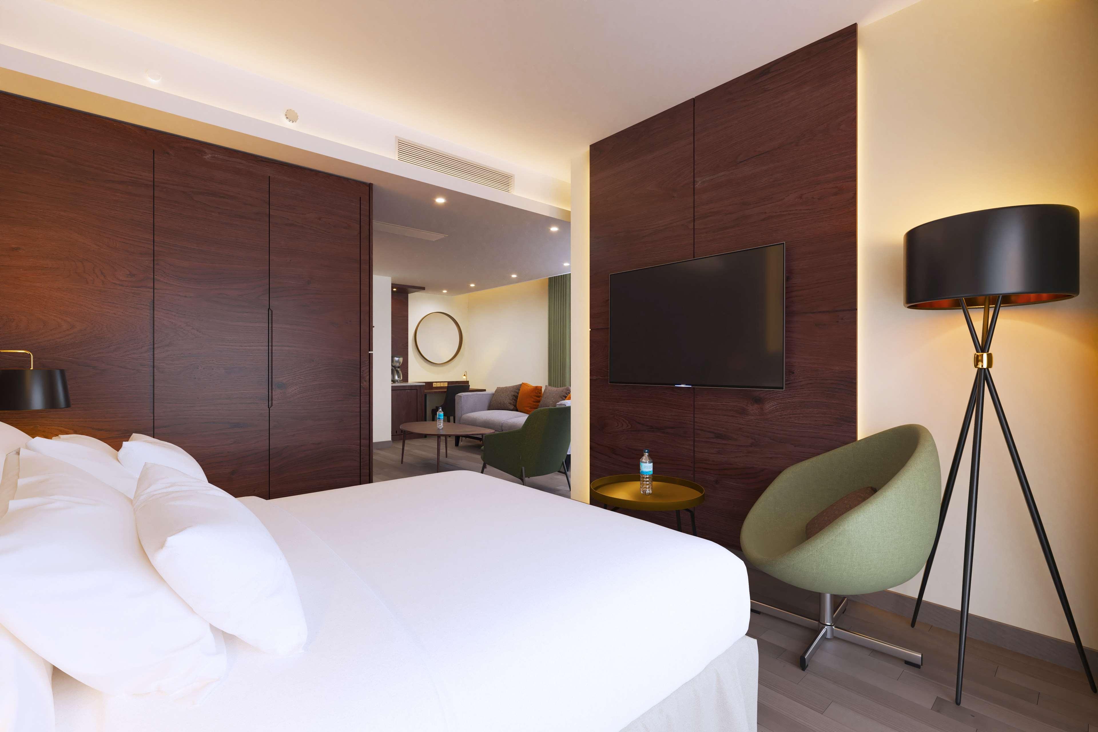 Junior Suite King Size Bed