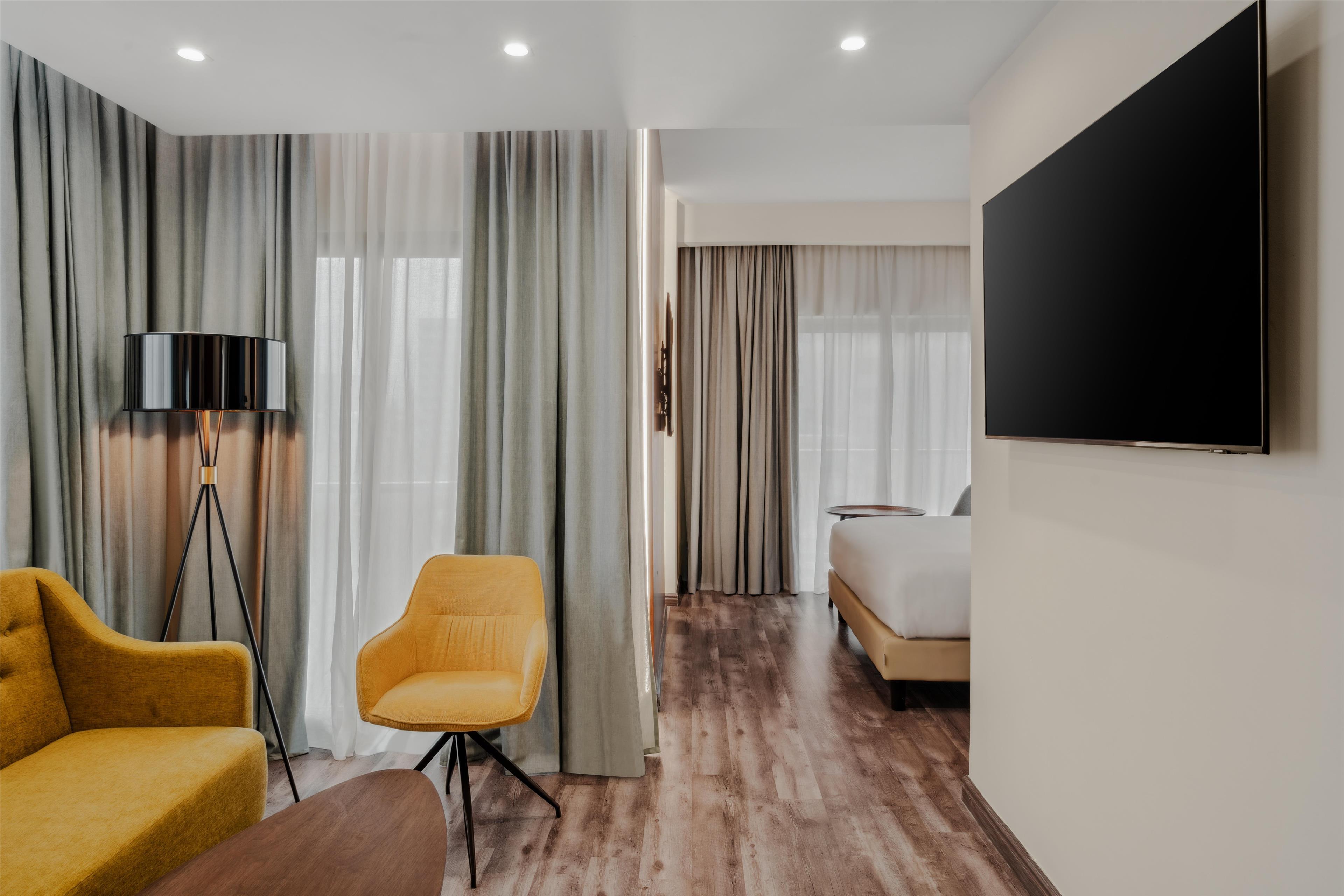 Double King Size Bed