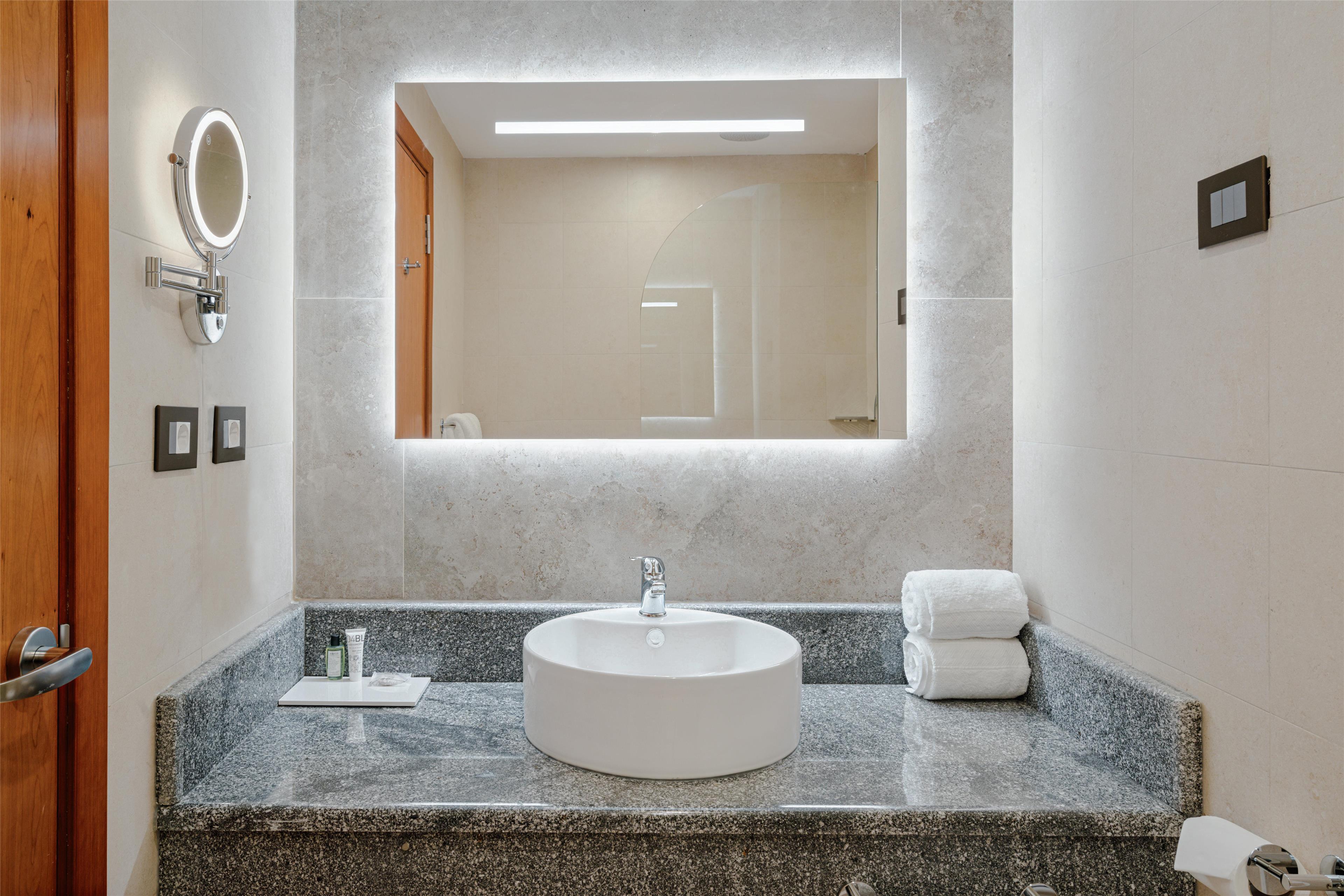 Junior Suite King Size Bed