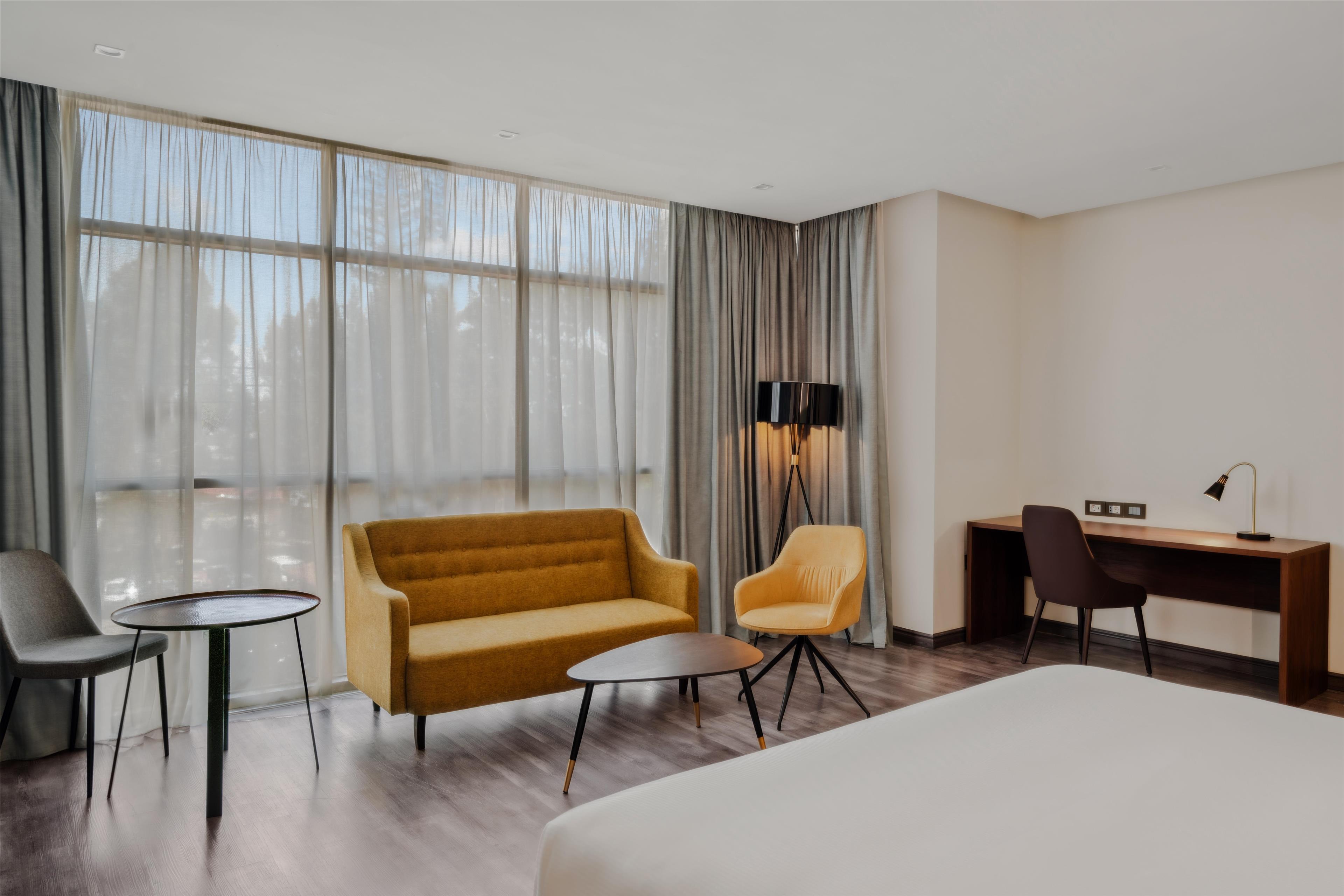 Junior Suite Deluxe King Bed