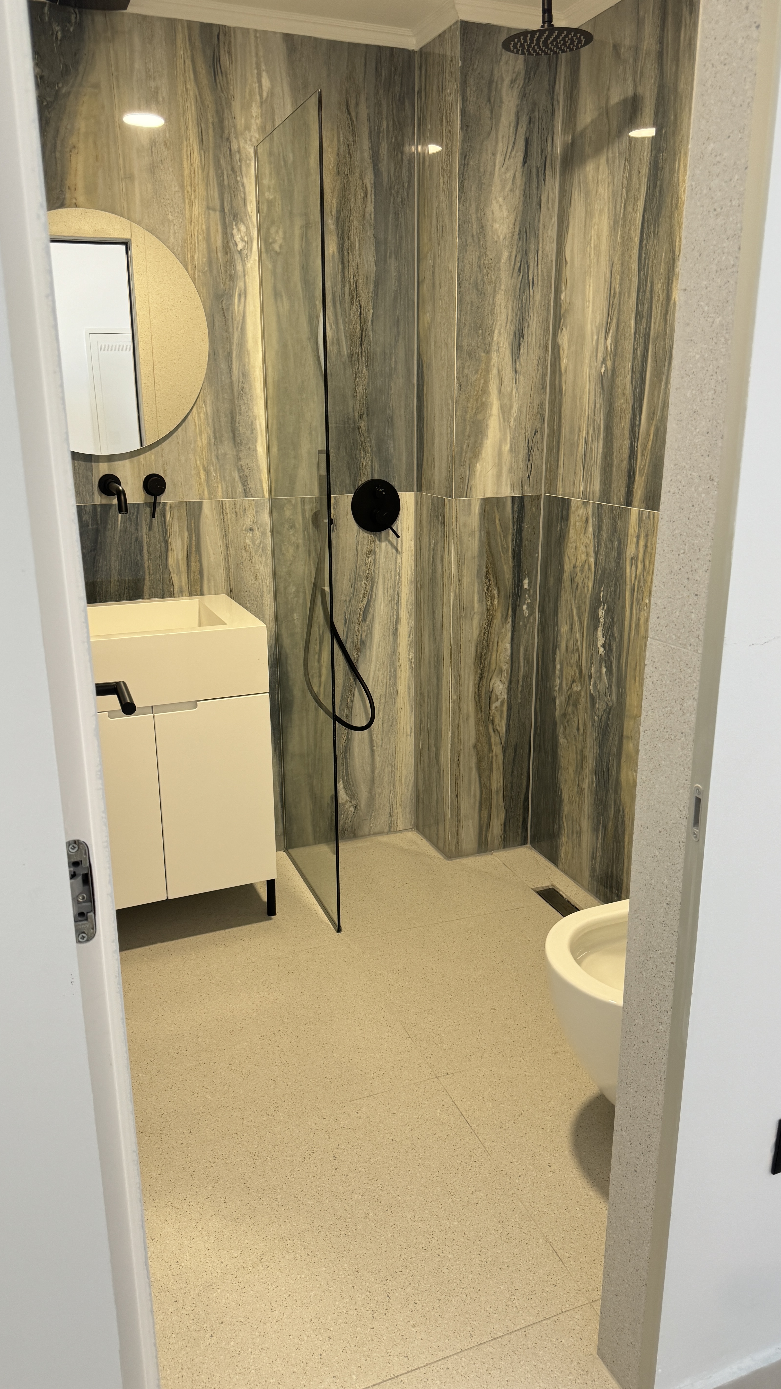 Quadruple Deluxe King Bed