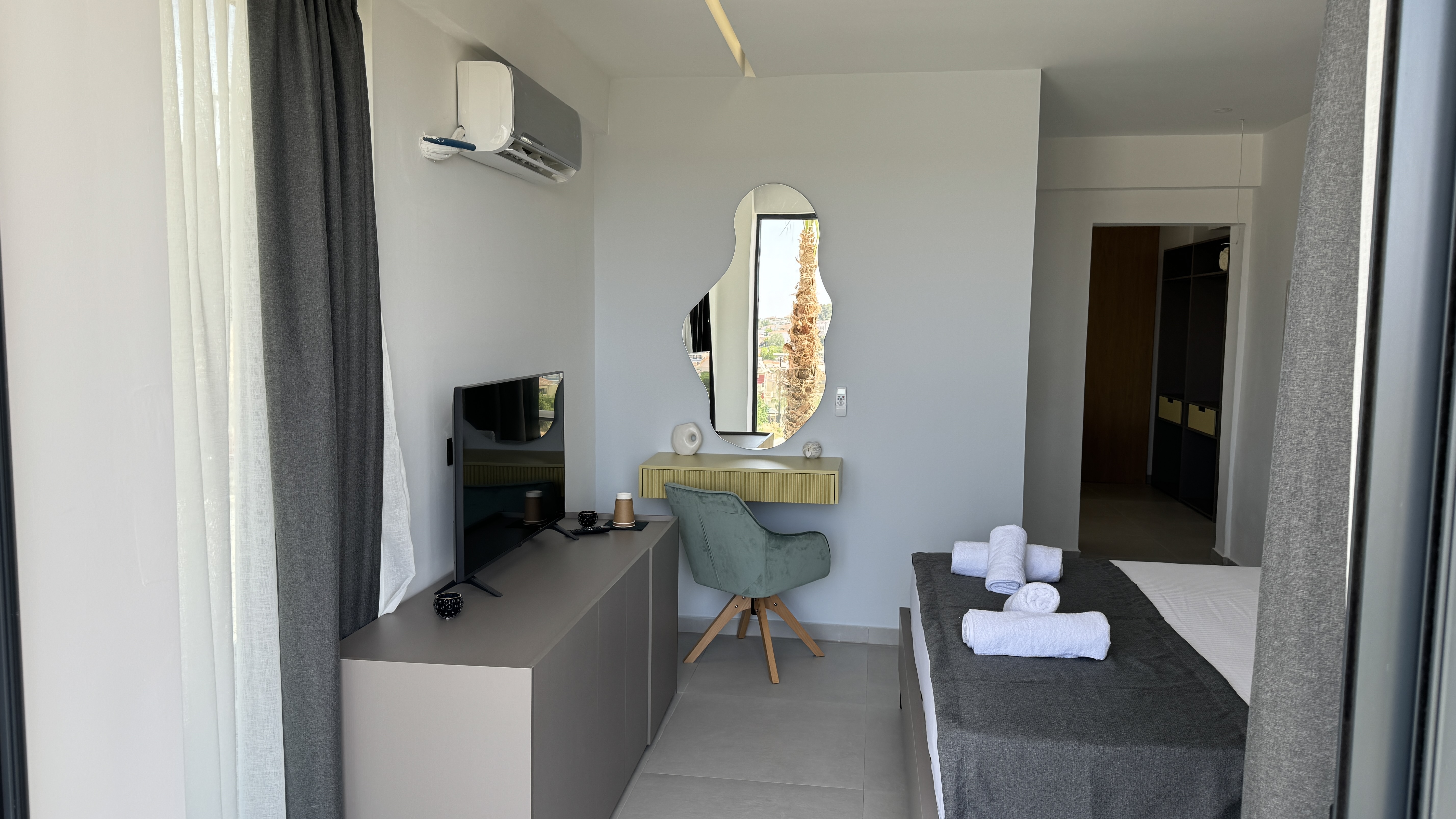 Quadruple Deluxe King Bed