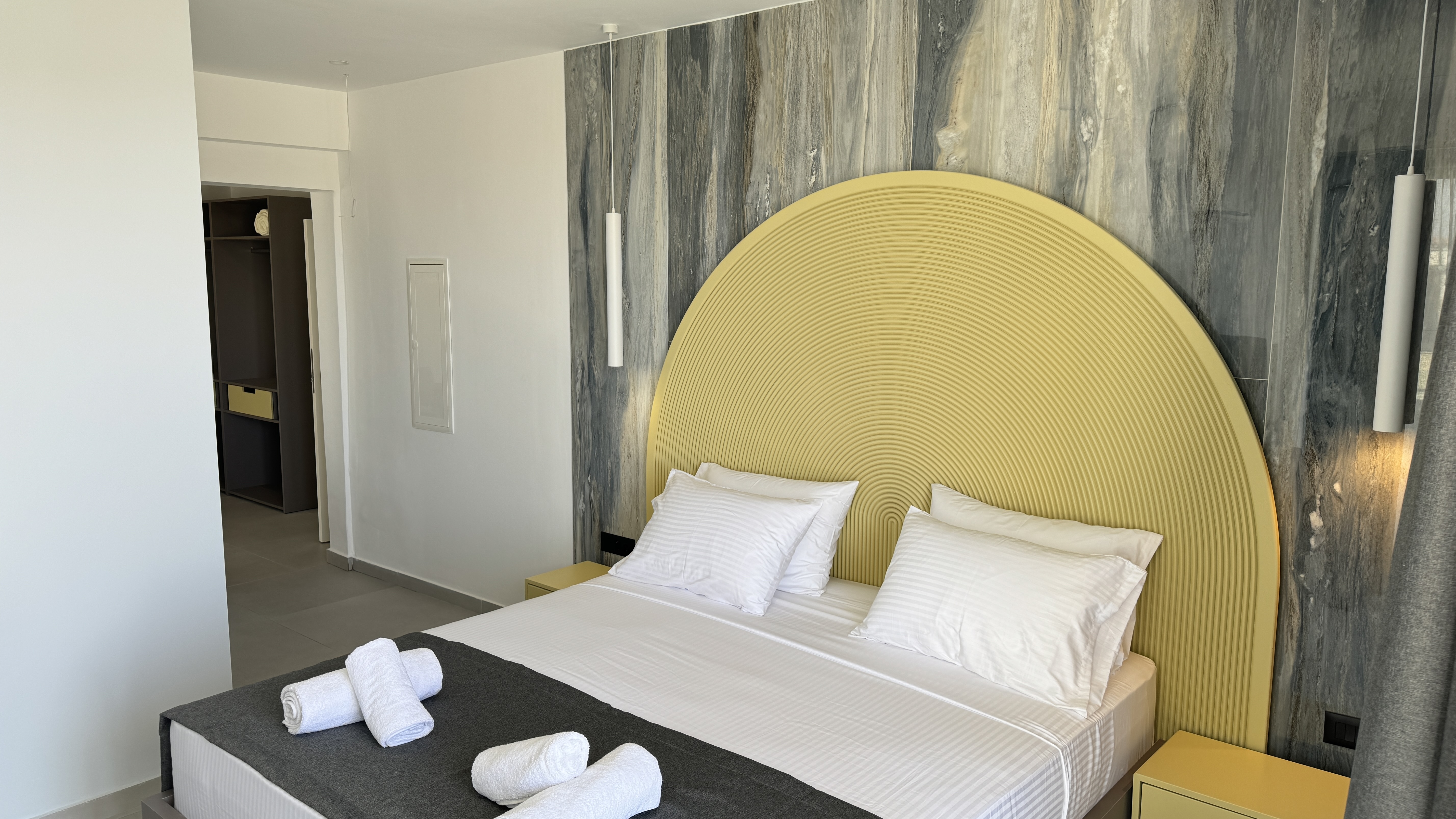 Quadruple Deluxe King Bed