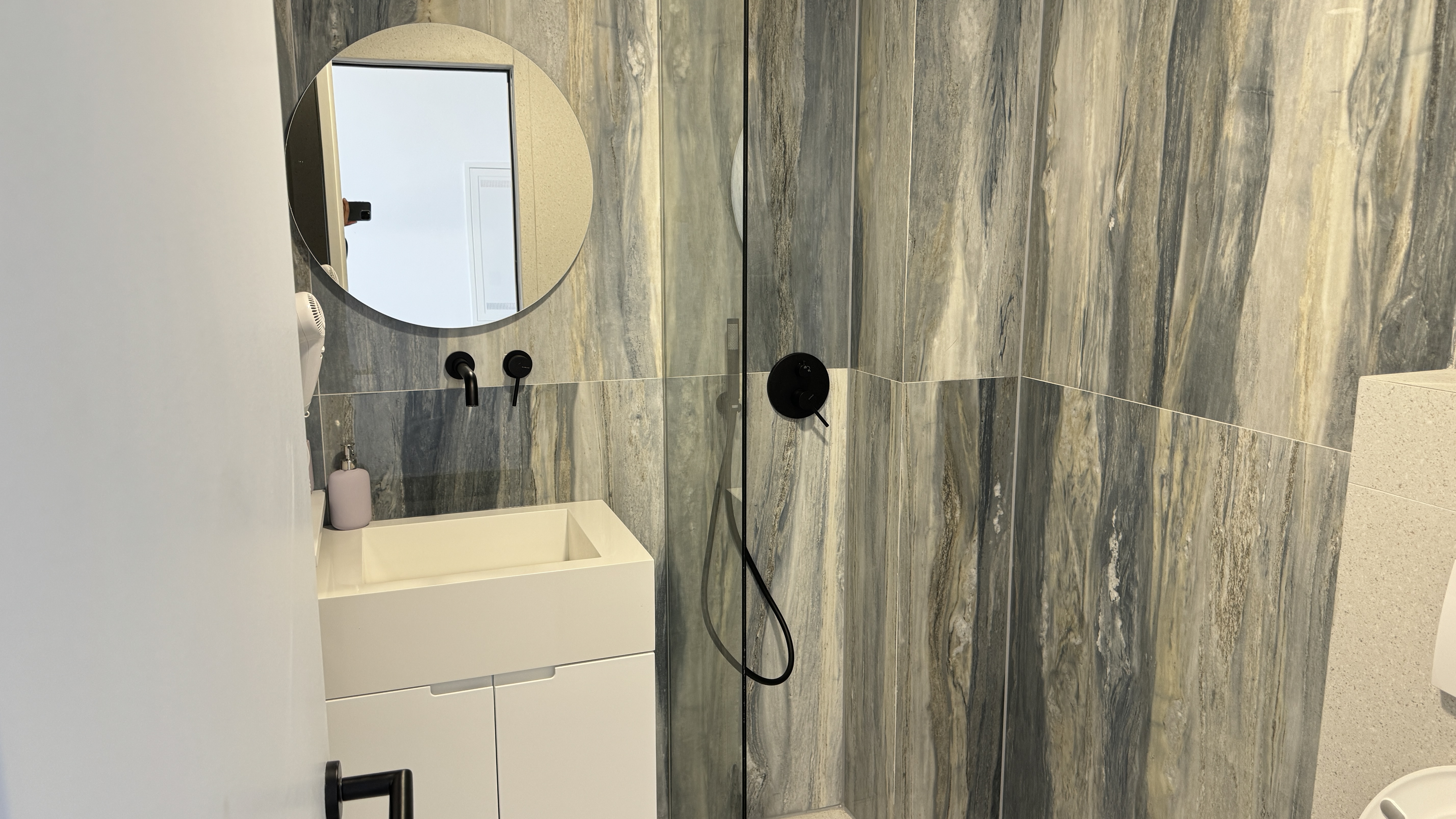 Quadruple Deluxe King Bed