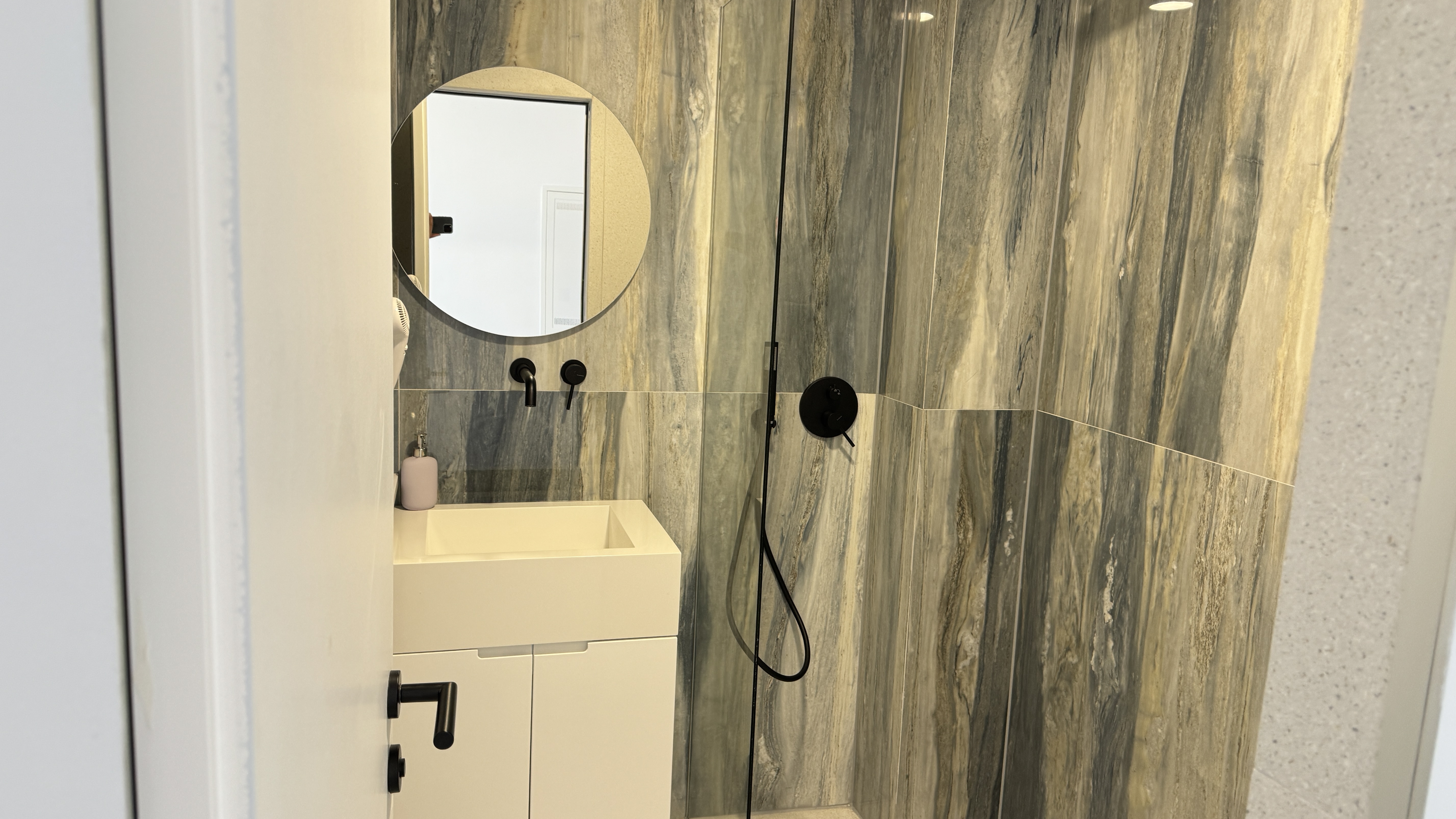 Quadruple Deluxe King Bed