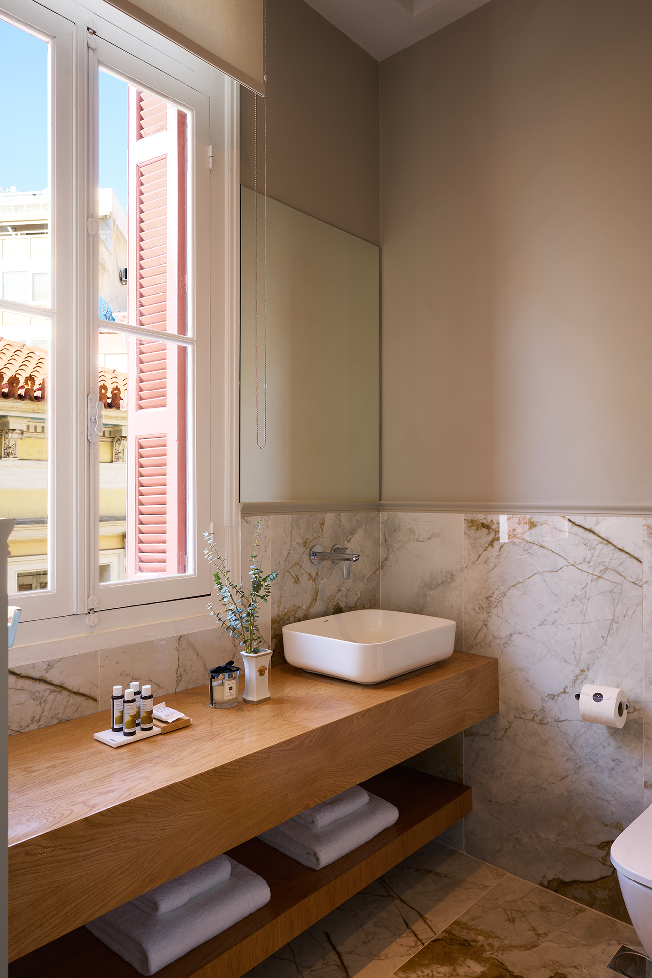 Suite Deluxe Queen Bed