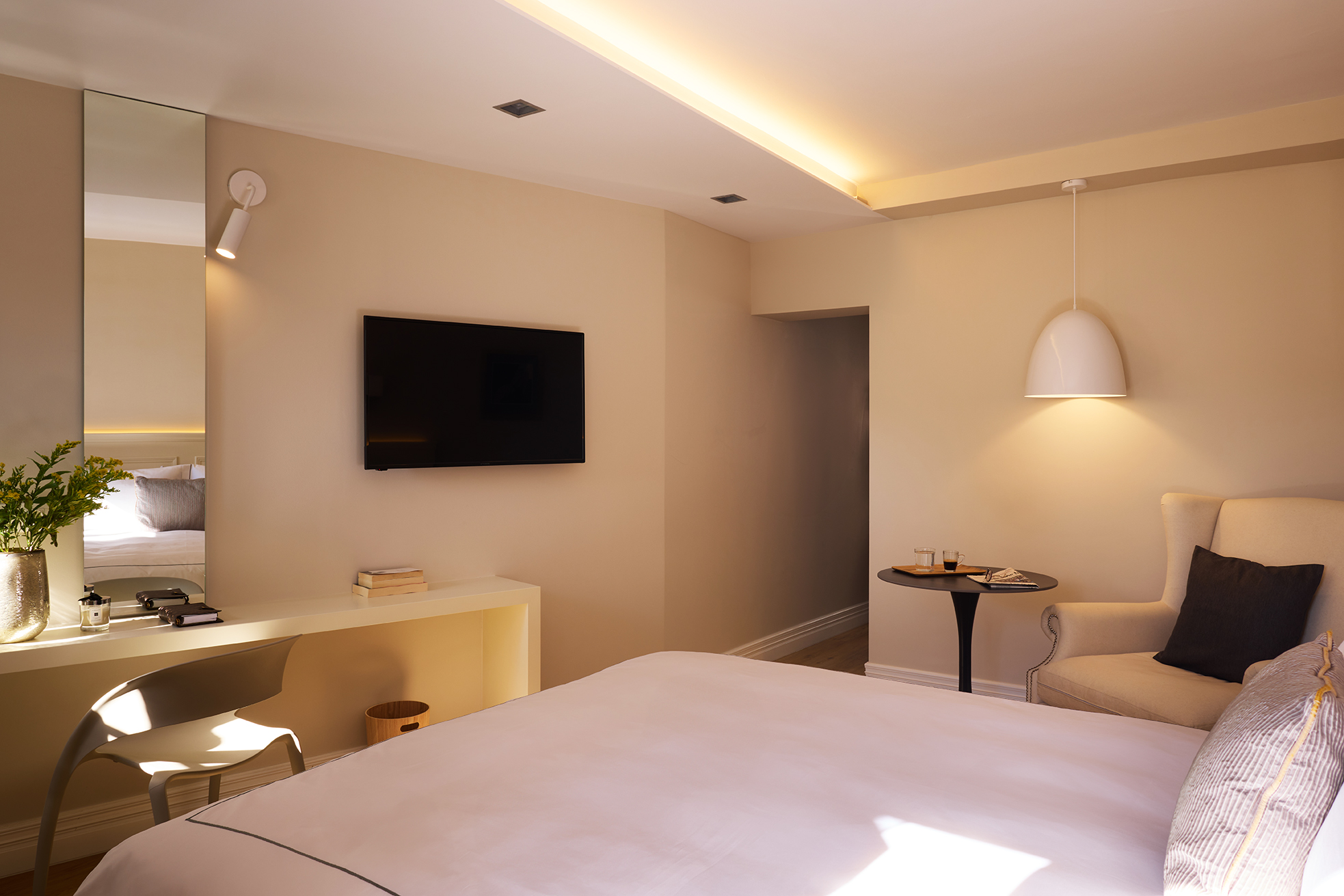 Suite with Balcony with Views