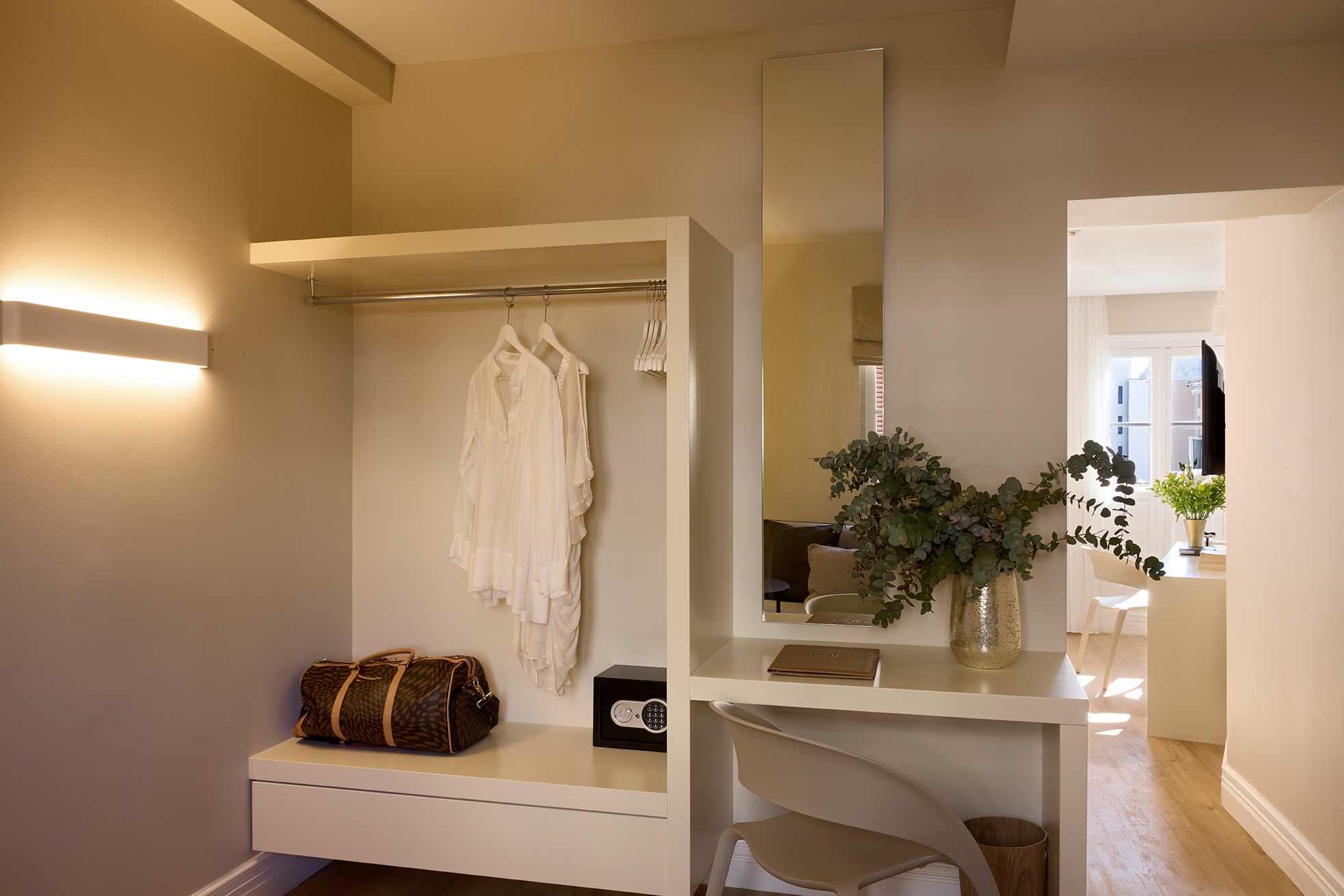 Suite with Balcony with Views