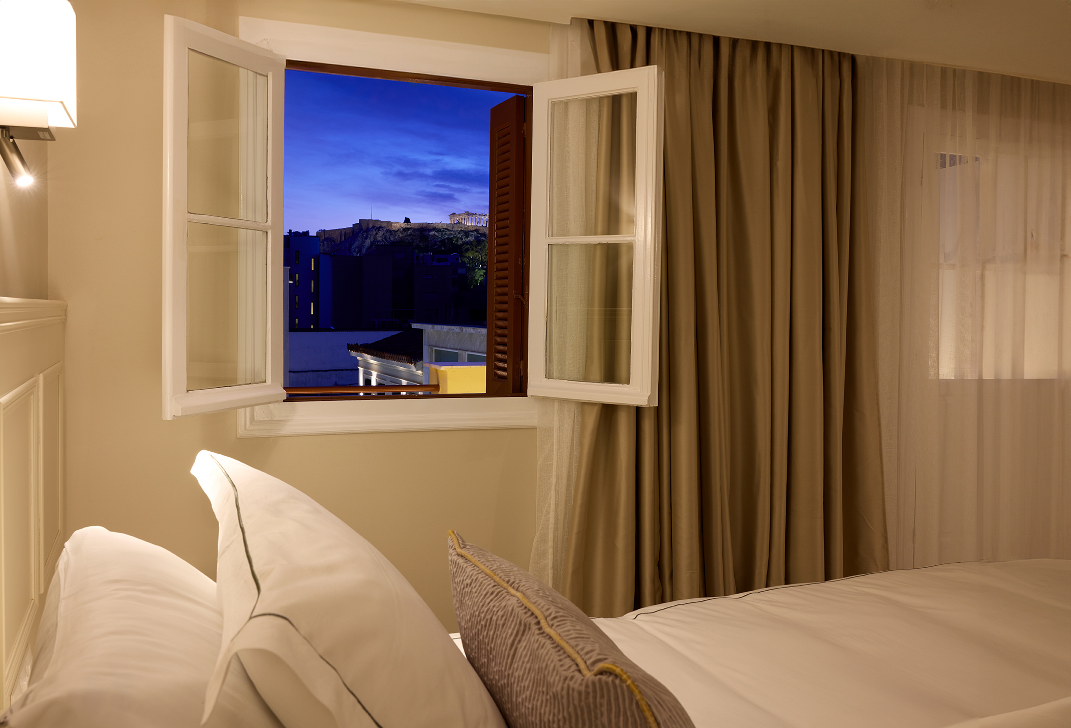 Suite with Balcony with Views