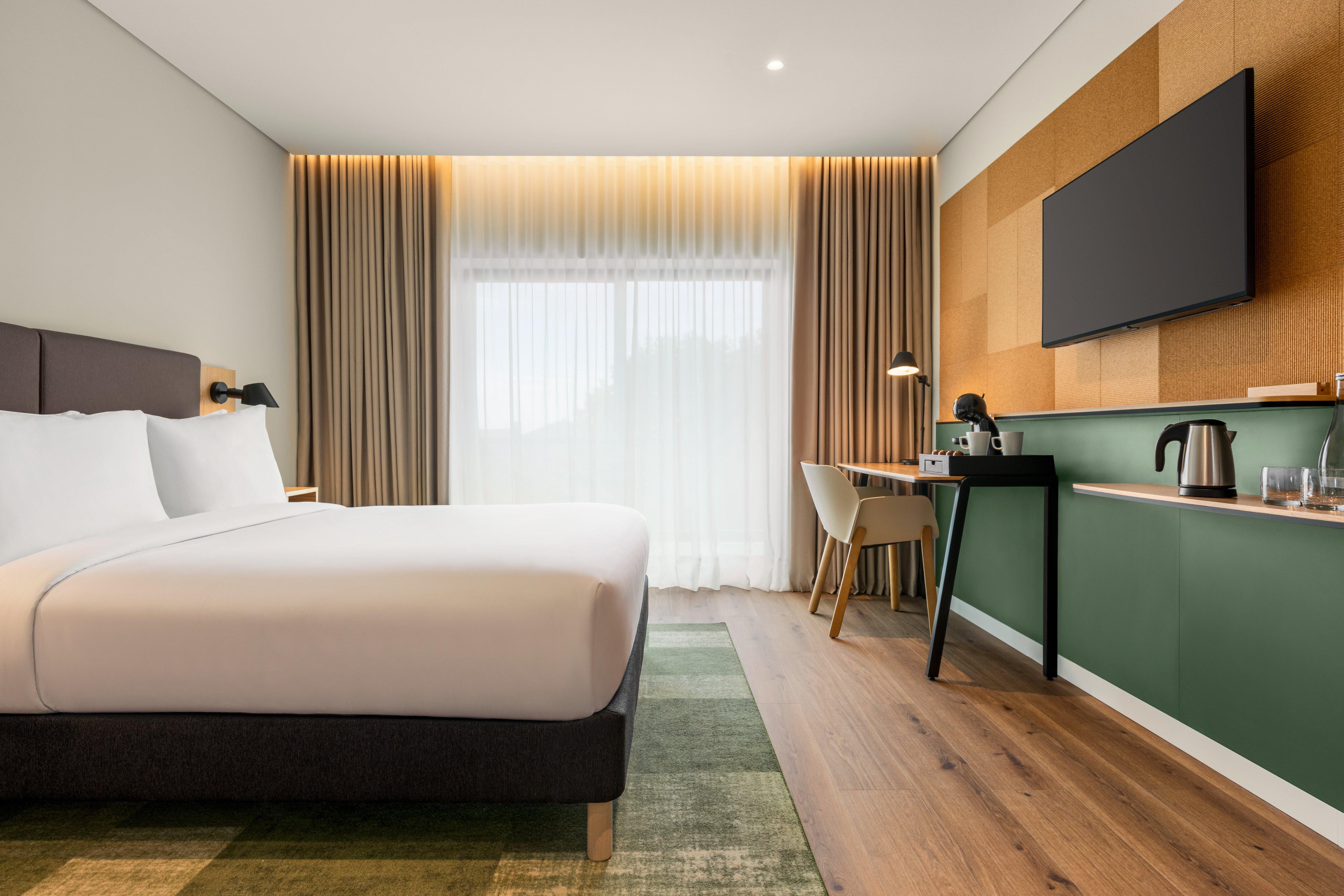 Double Accessible-queen Size Bed