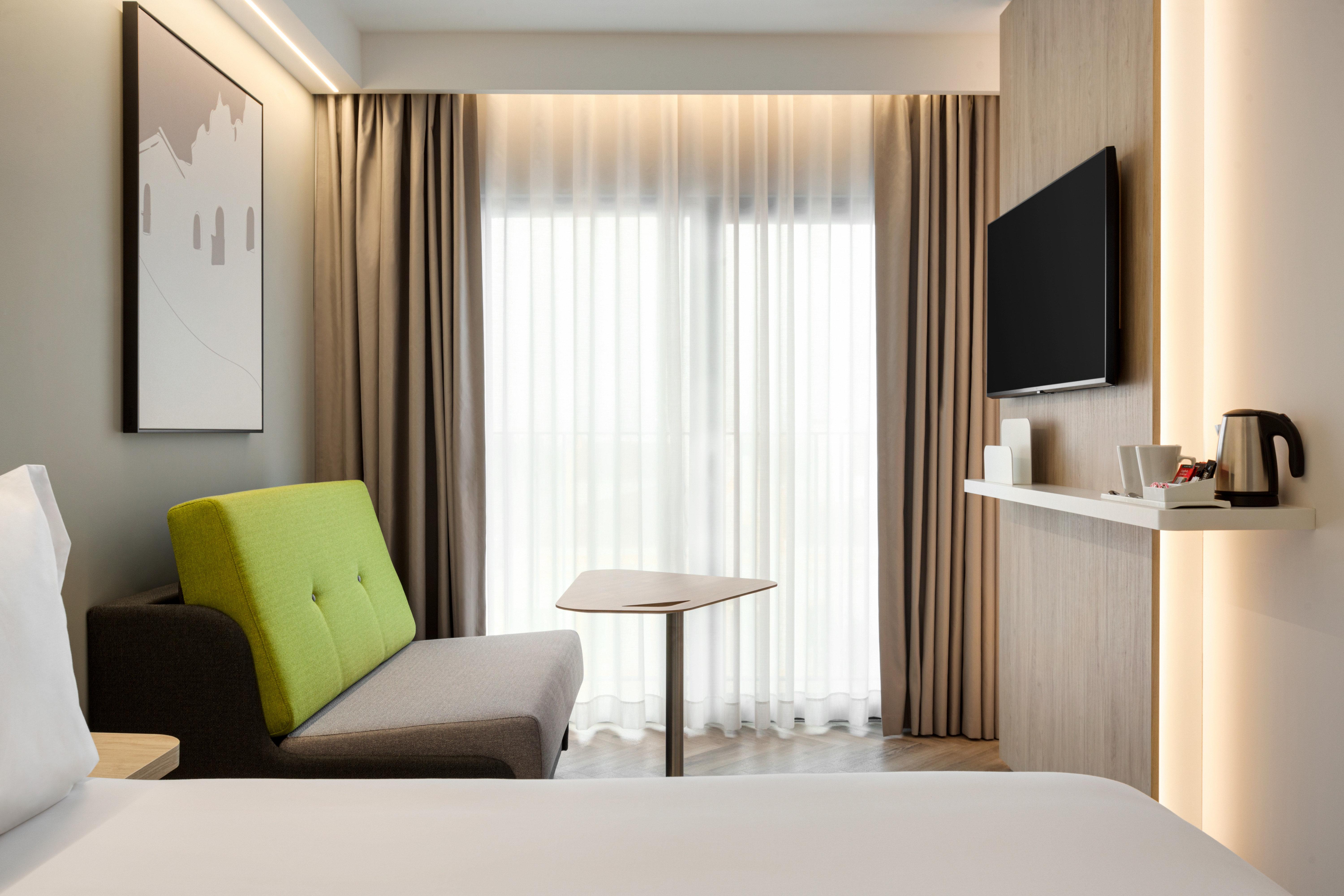 Double Queen Size Bed