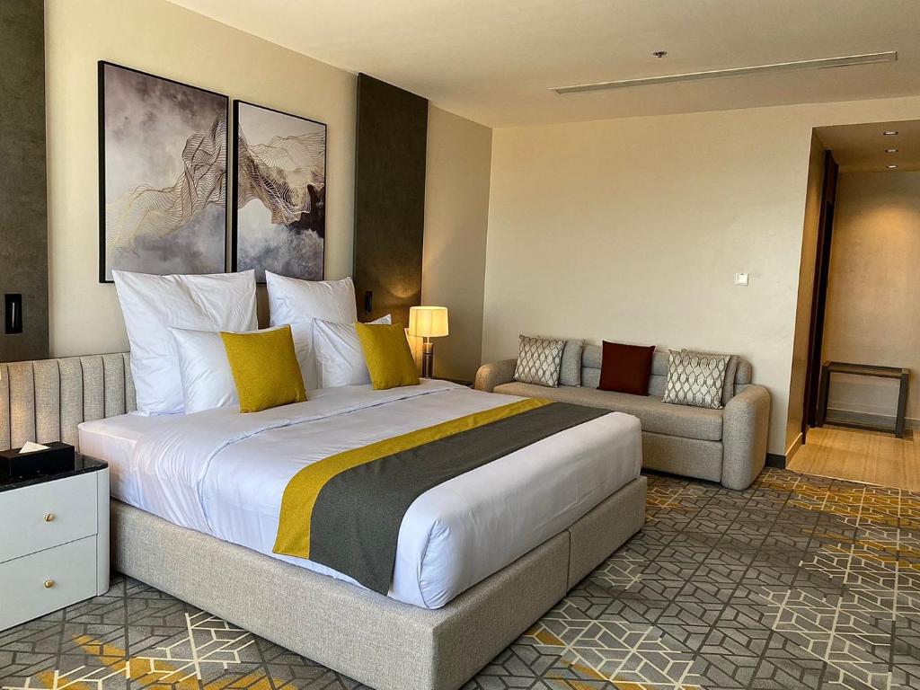 Room King Bed One Bedroom 