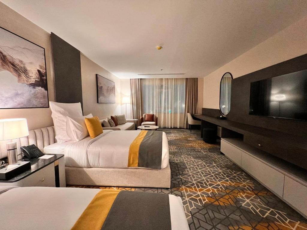 Room King Bed One Bedroom 