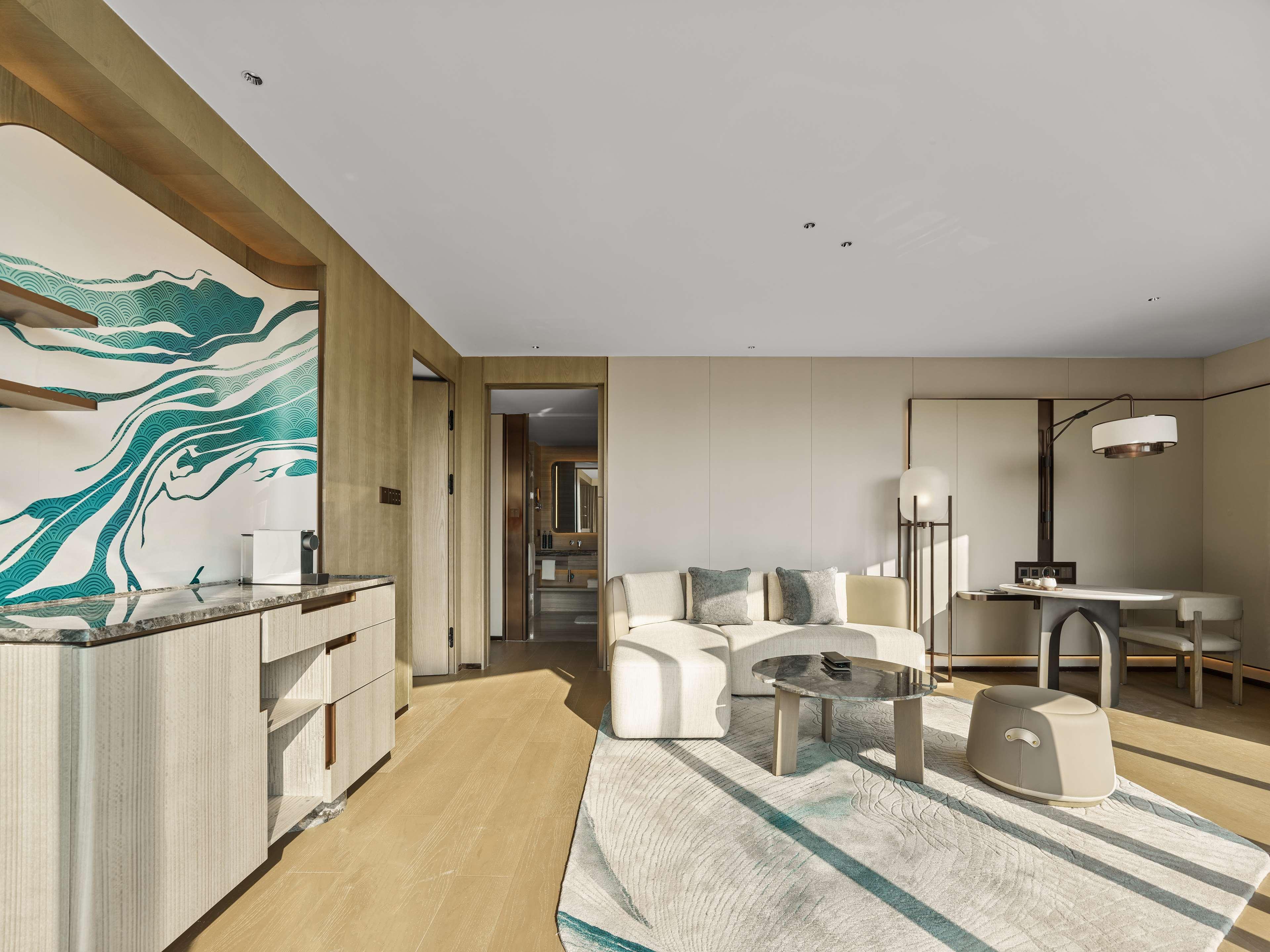 Suite King Bed One Bedroom 