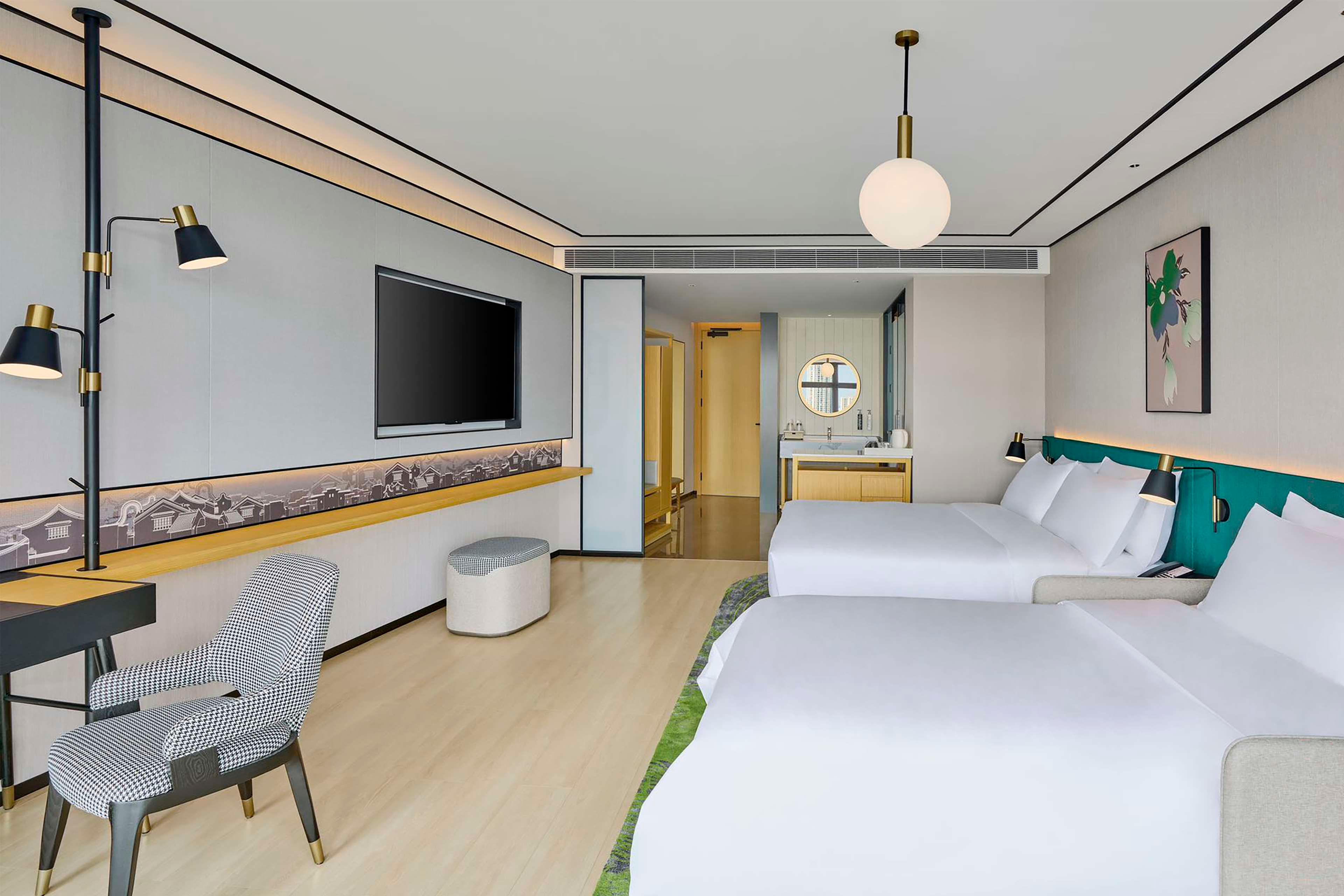 Double Deluxe King Bed