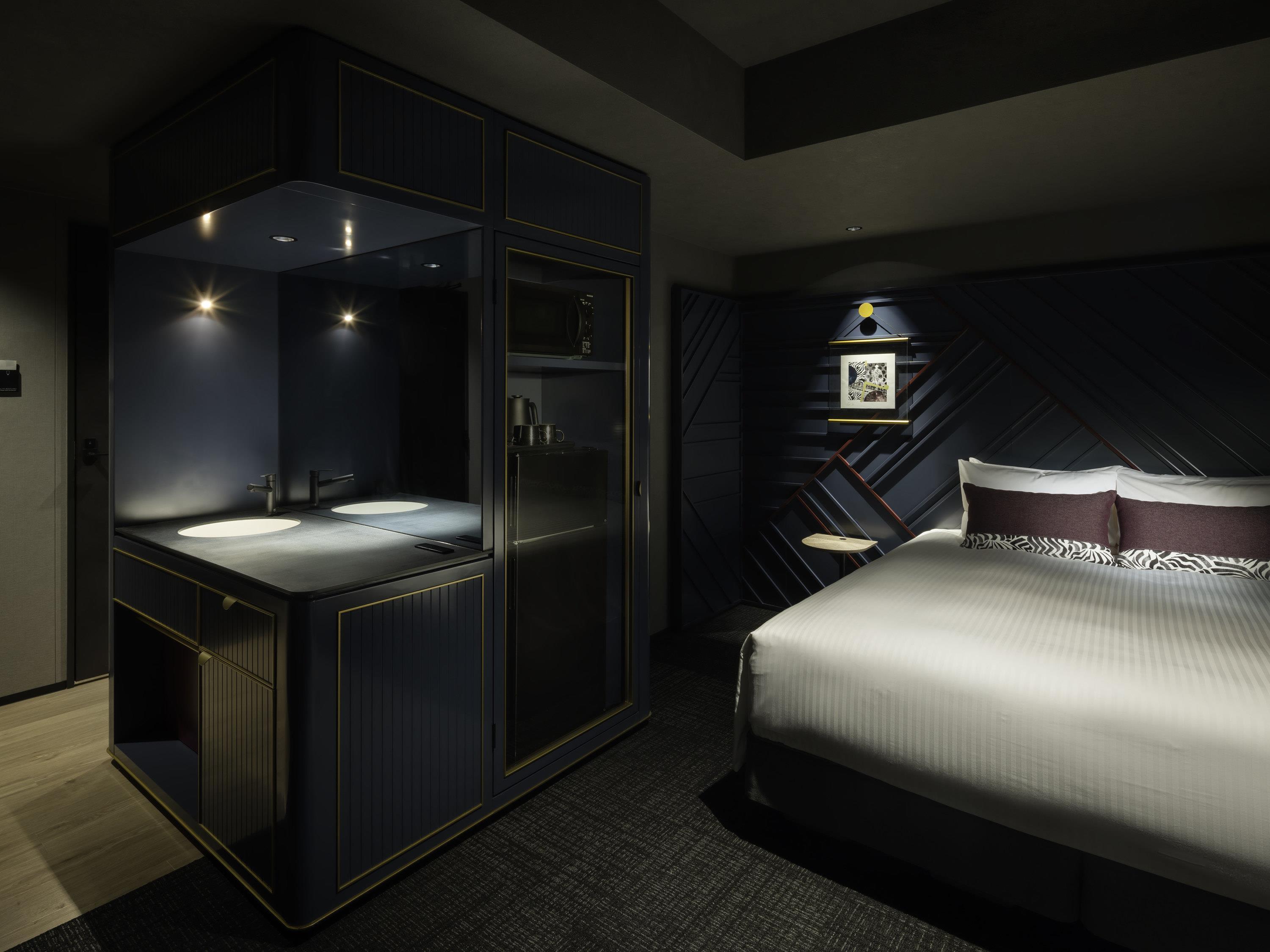 Double Queen Size Bed