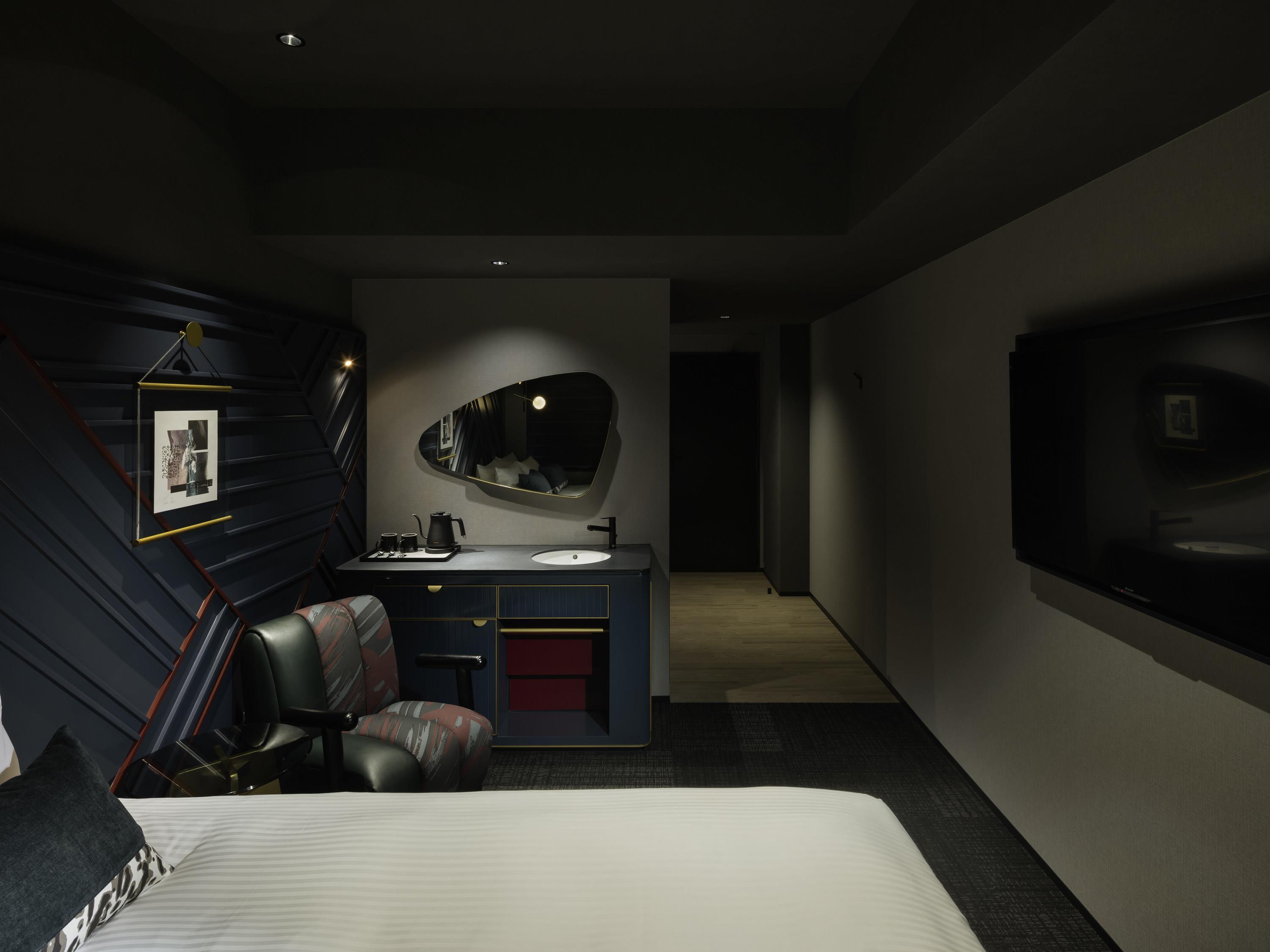 Double Queen Size Bed