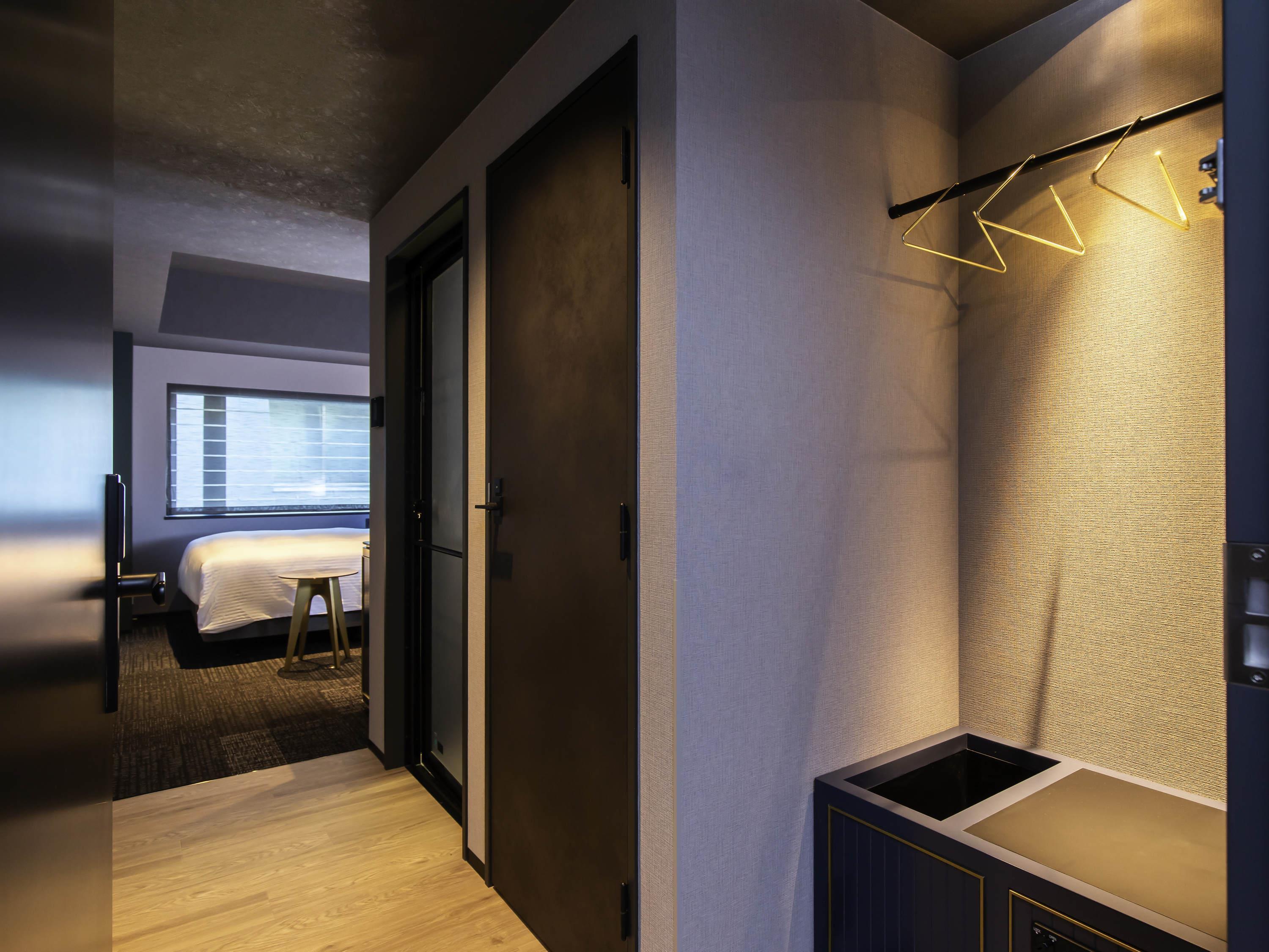 Double Queen Size Bed