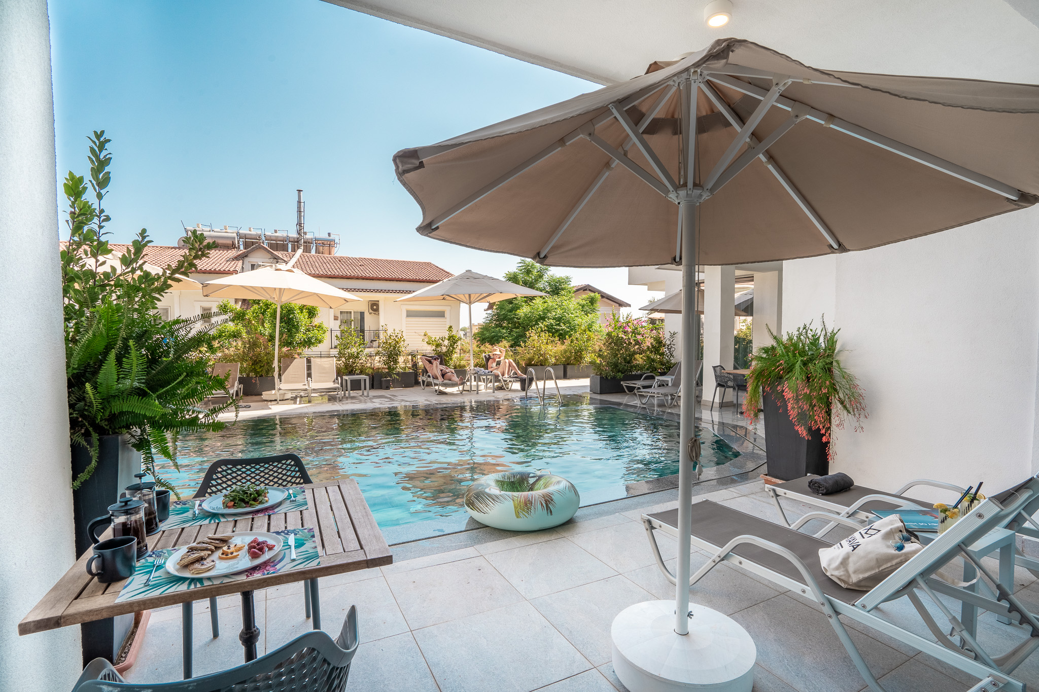 Suite Pool View One Bedroom