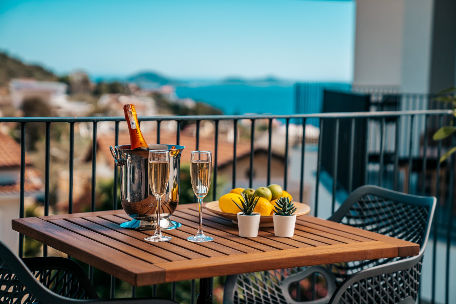 Suite Sea View King Bed