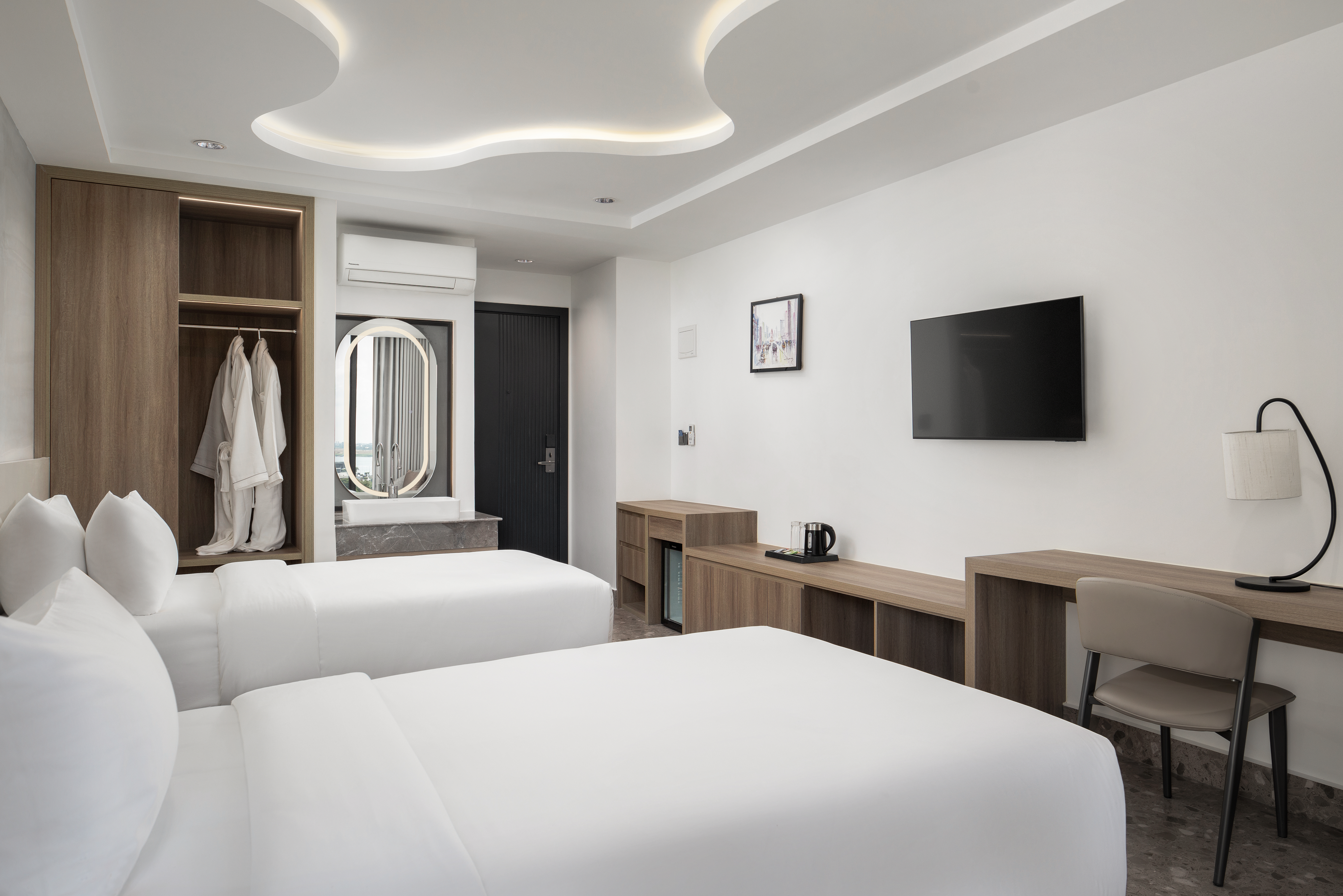 Twin Deluxe with Balcony