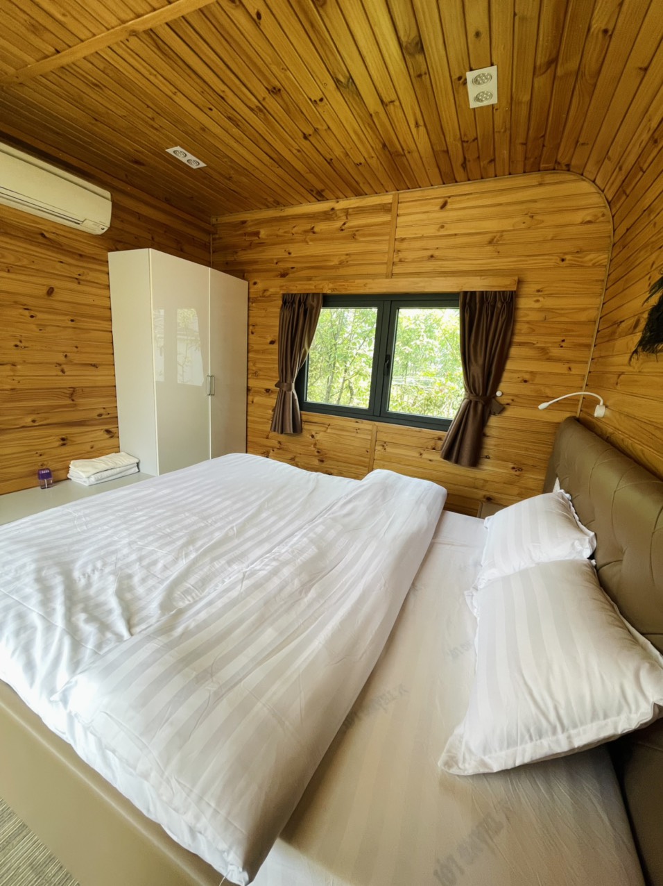 Double Deluxe King Bed