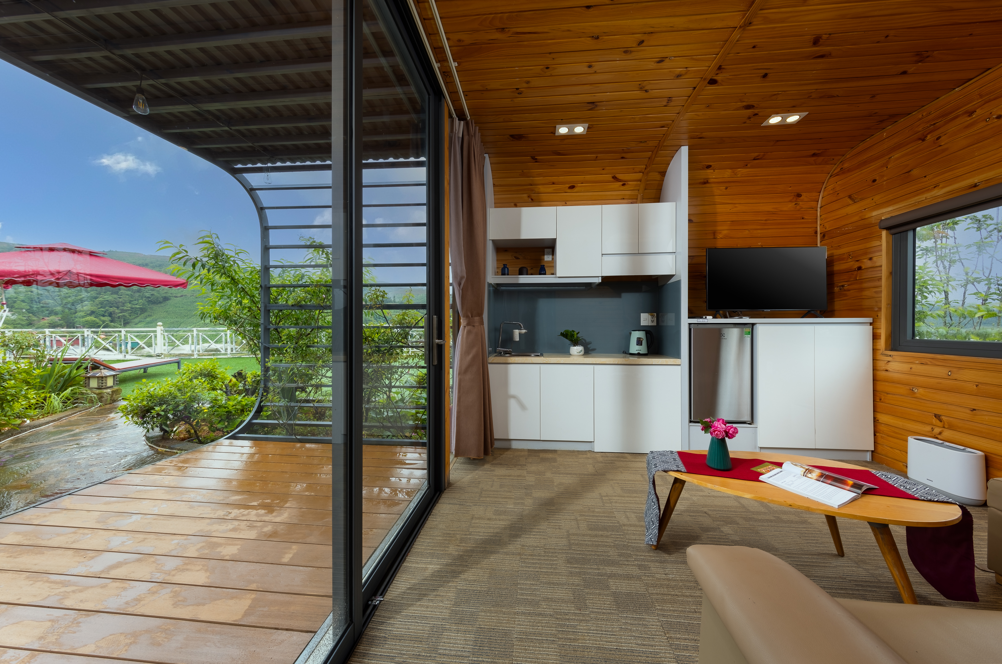 Double Deluxe King Bed