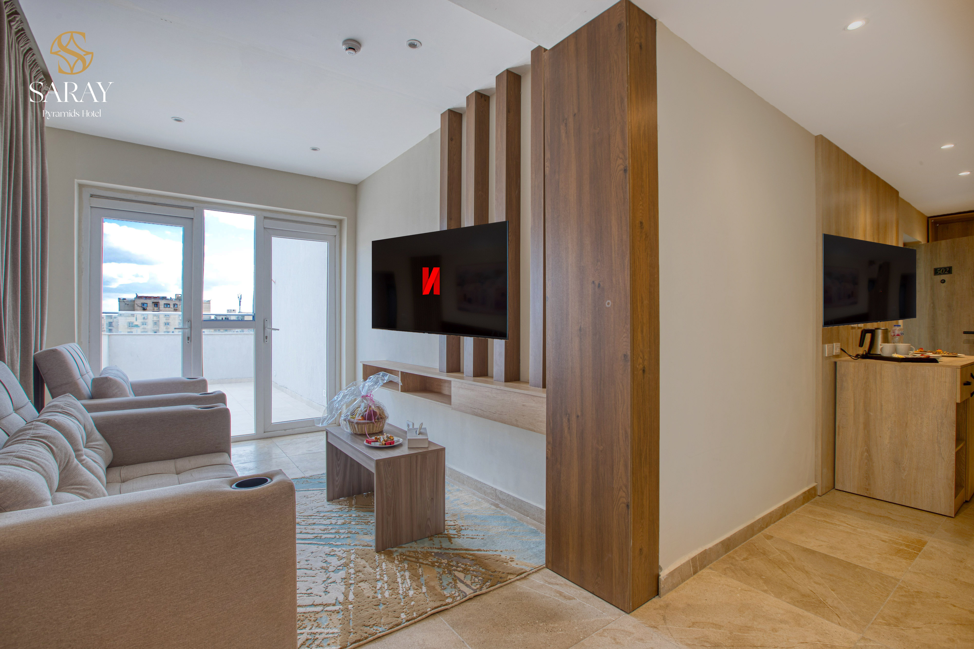 Family Room Grand with Views