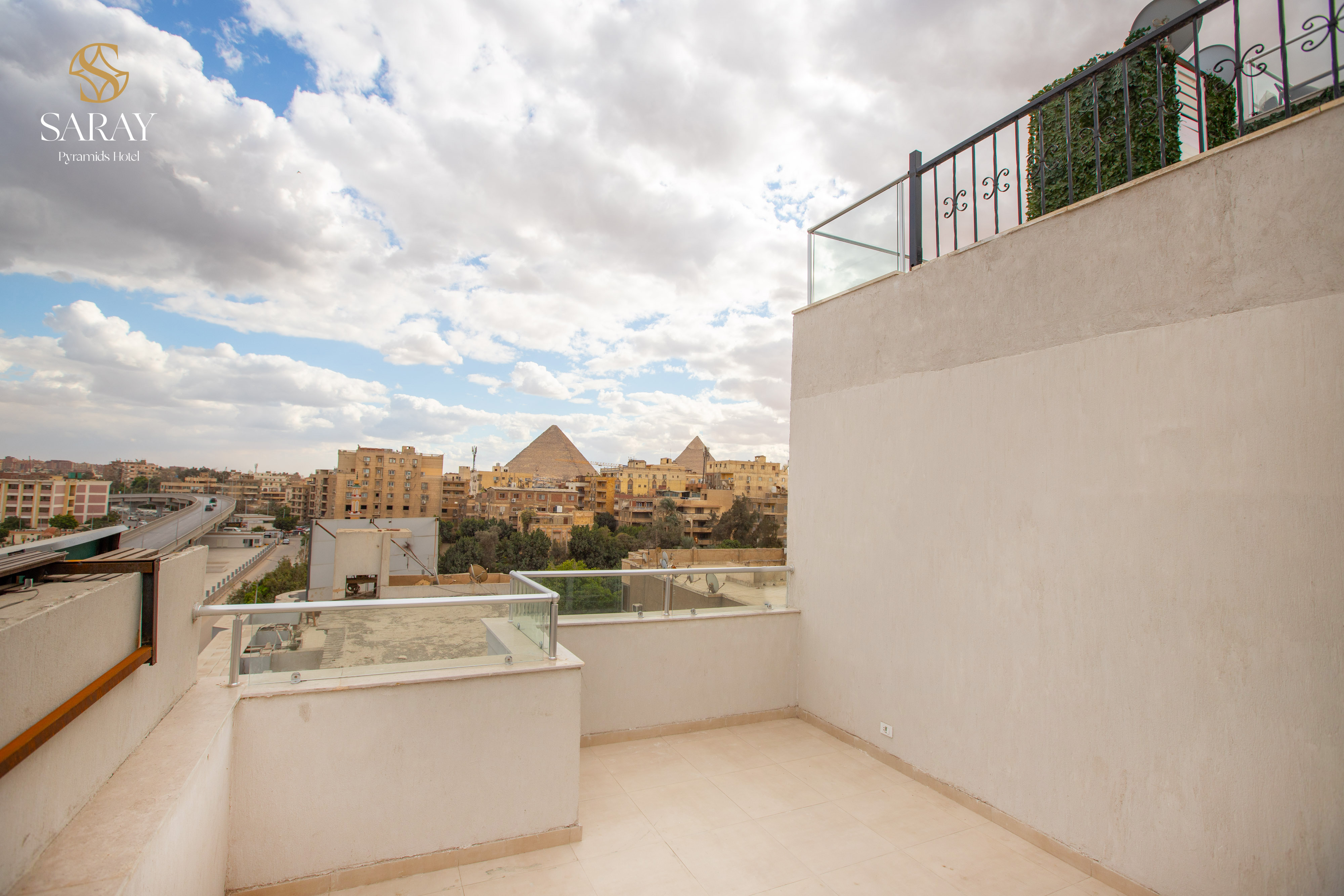 Family Room Grand with Views