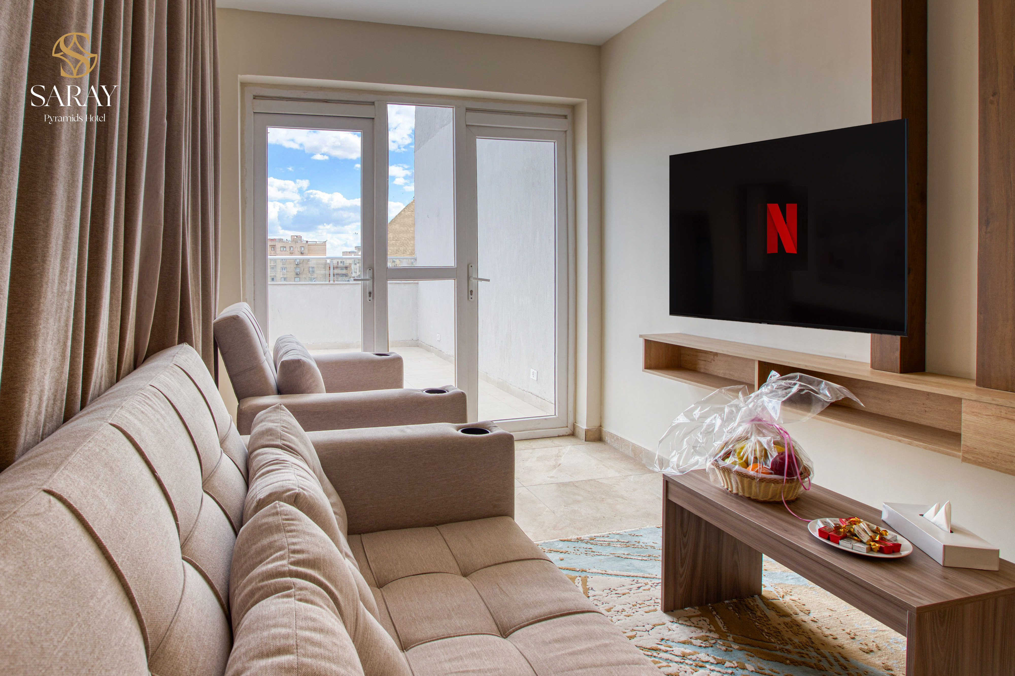 Family Room Grand with Views