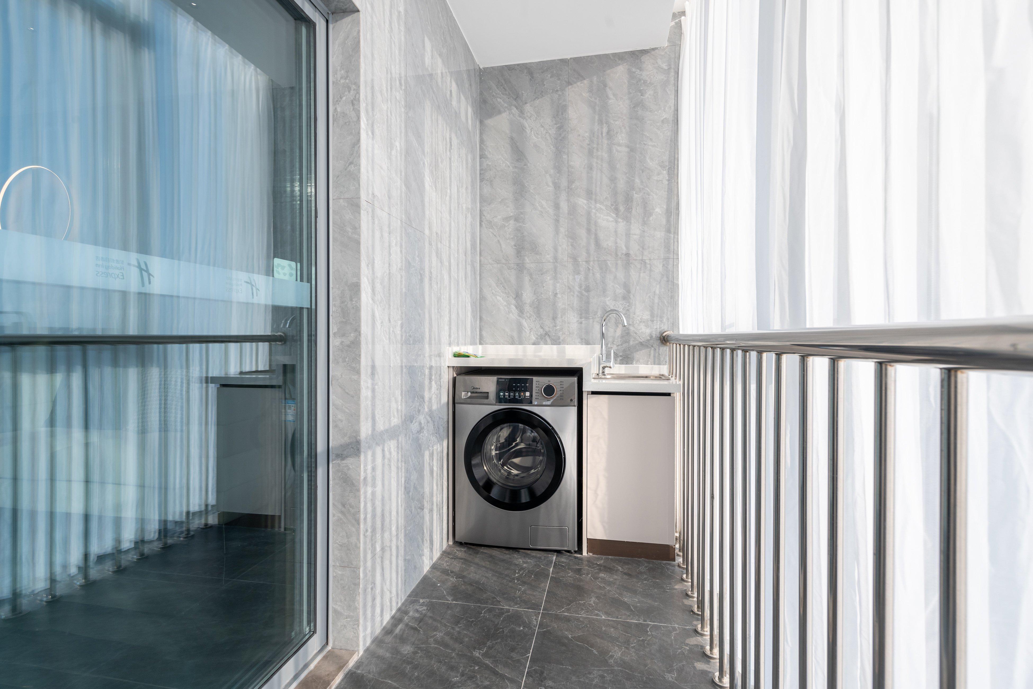 Suite with Kitchenette